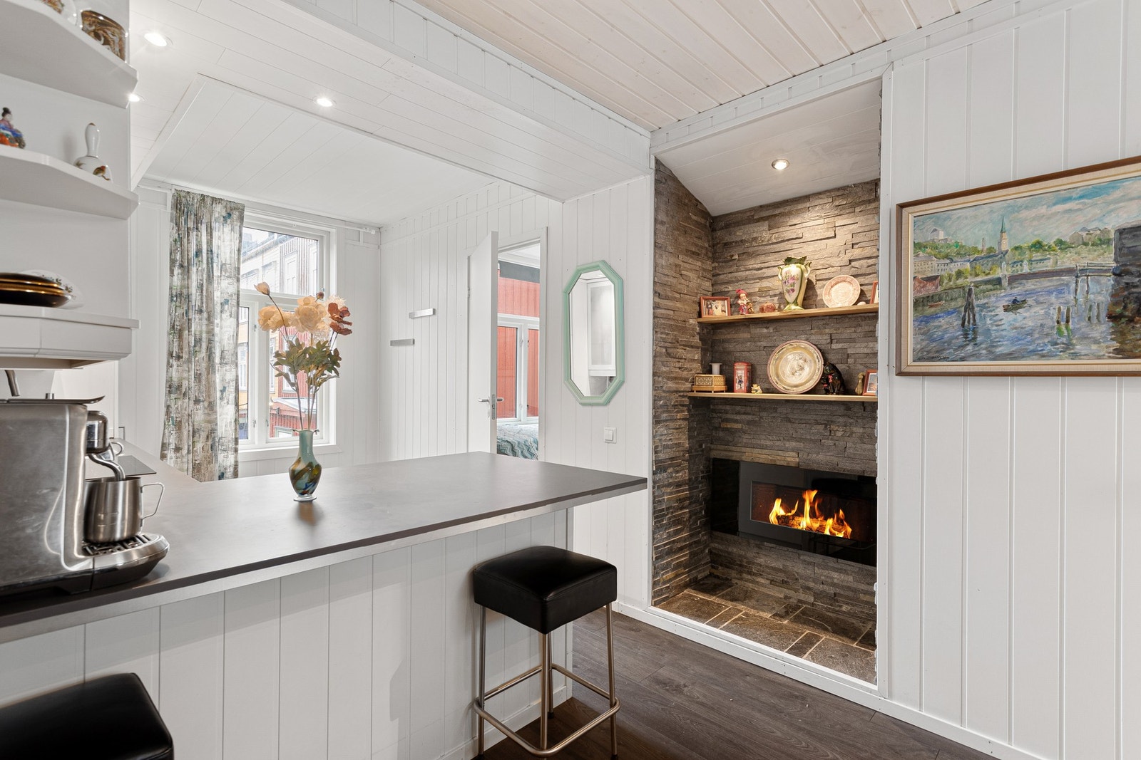 Leiligheten nyter godt av den åpne stue/kjøkken løsningen. Galleribilde