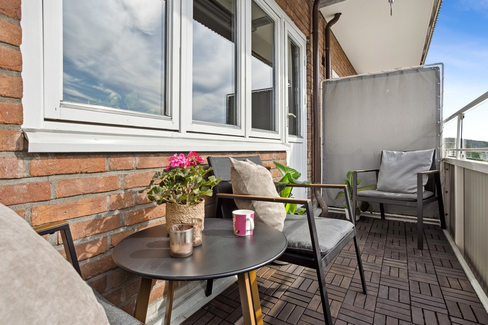 Velkommen til visning i Ola Narr 9! Galleribilde