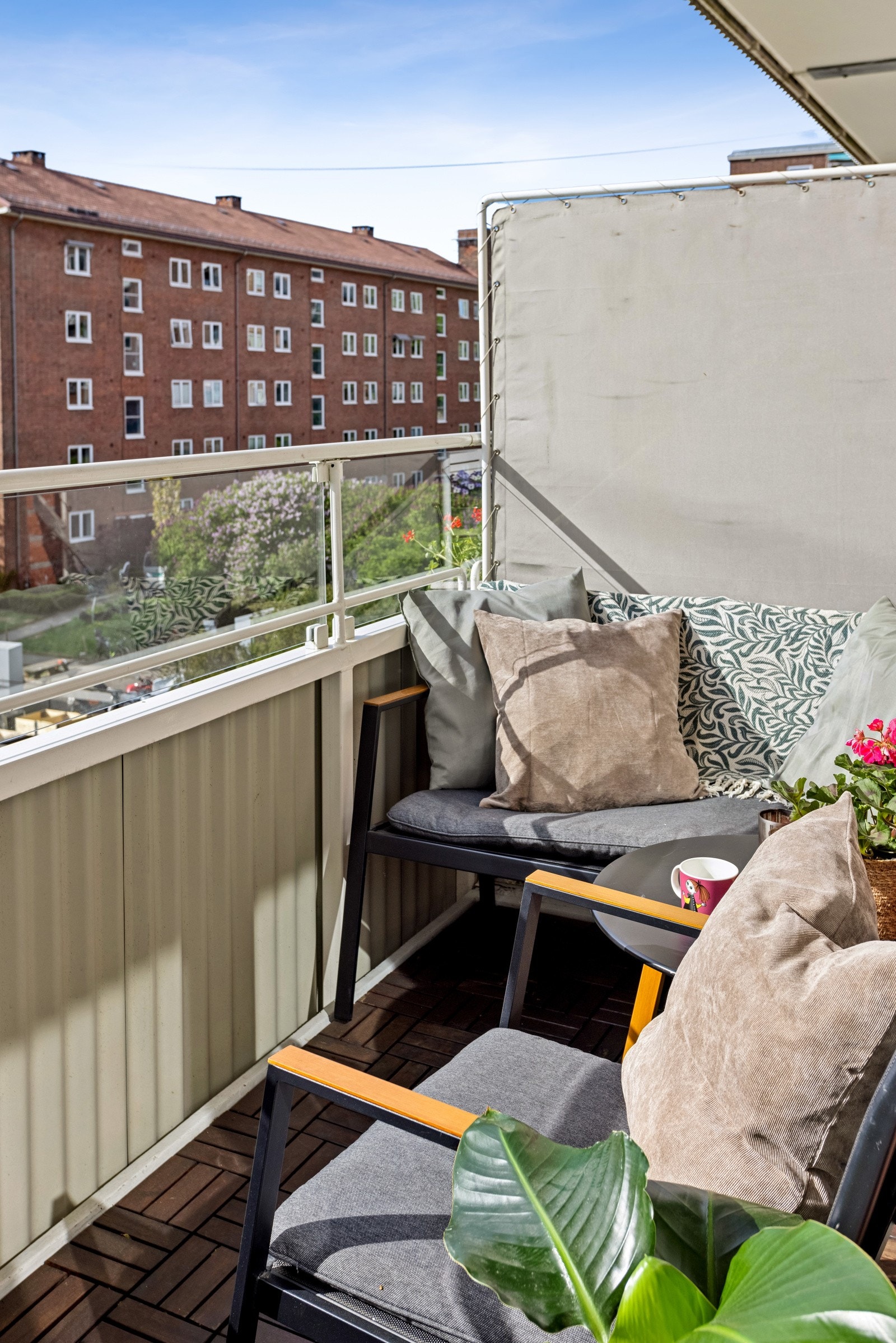 Balkongen har også ny elektrisk markise fra 2021 Galleribilde