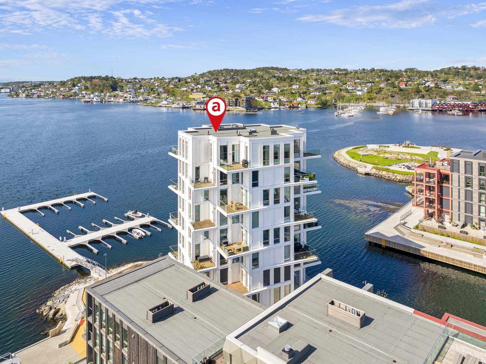 Gjennomgående leilighet i toppetasje - Ytterst mot Tromøysund. Galleribilde