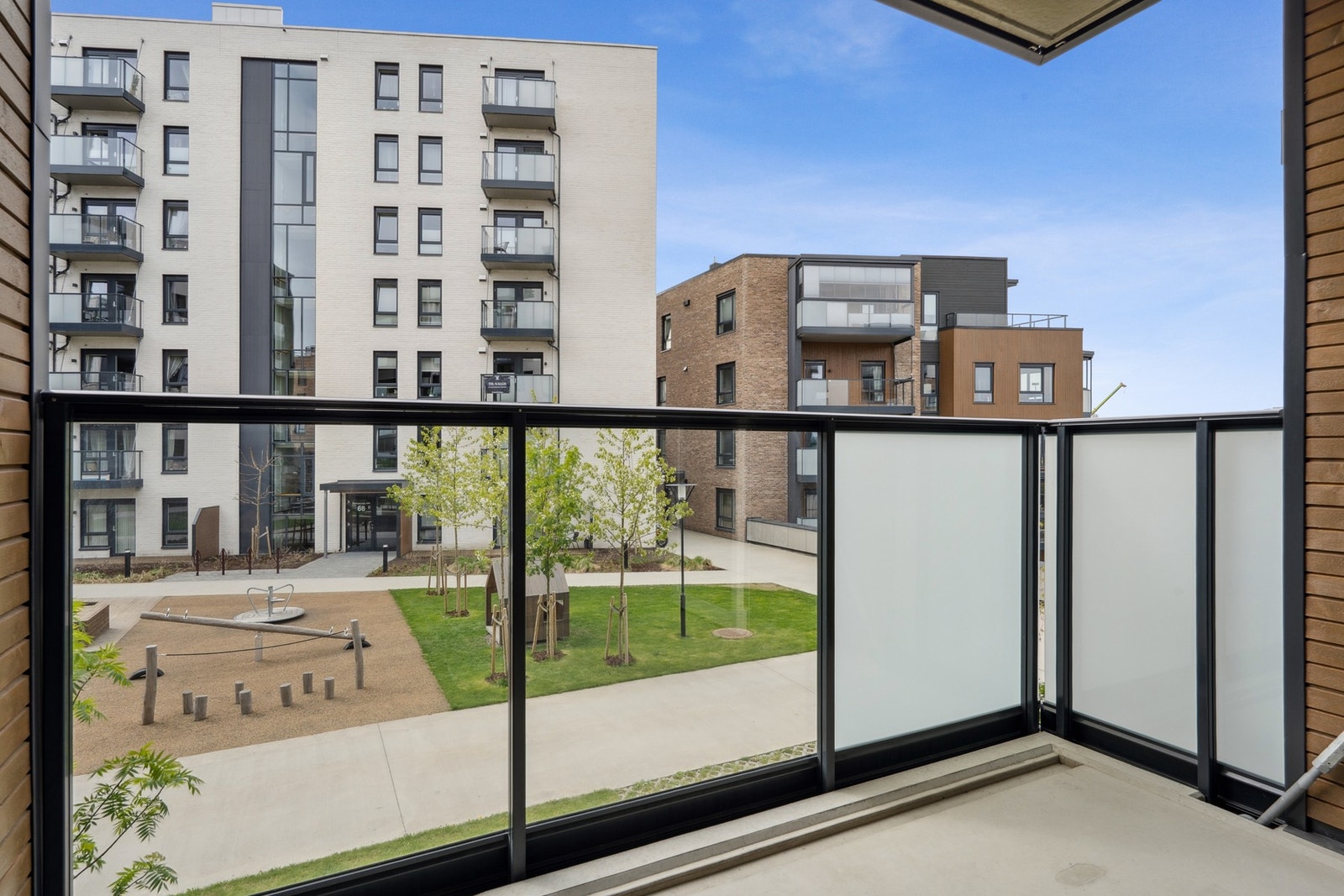 Boligen ligger i gangavstand fra Jessheim sentrum med alt av fasiliteter. Galleribilde