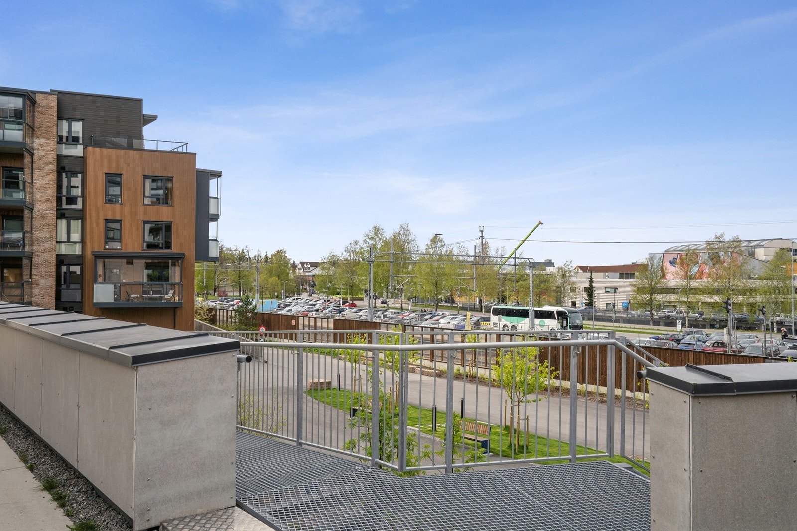 Fra Jessheim stasjon går det tog i retning Oslo/Drammen og Dal to ganger i timen. Galleribilde