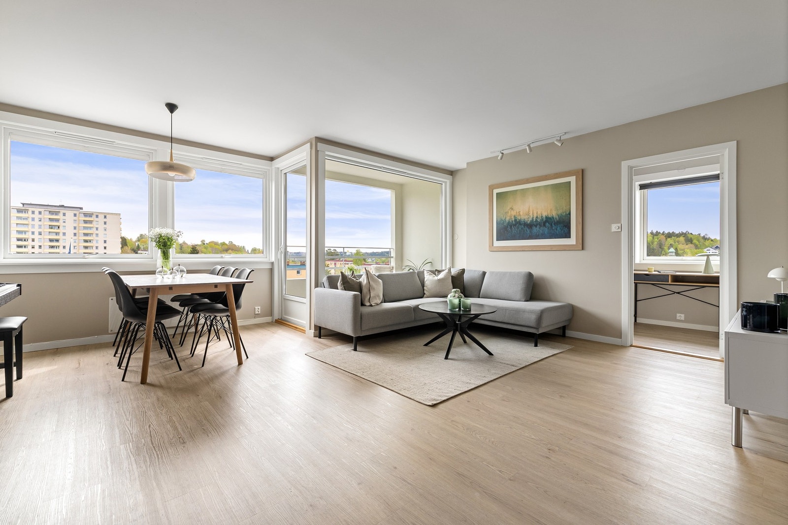 Delikat 3-roms hjørneleilighet med god standard. Galleribilde