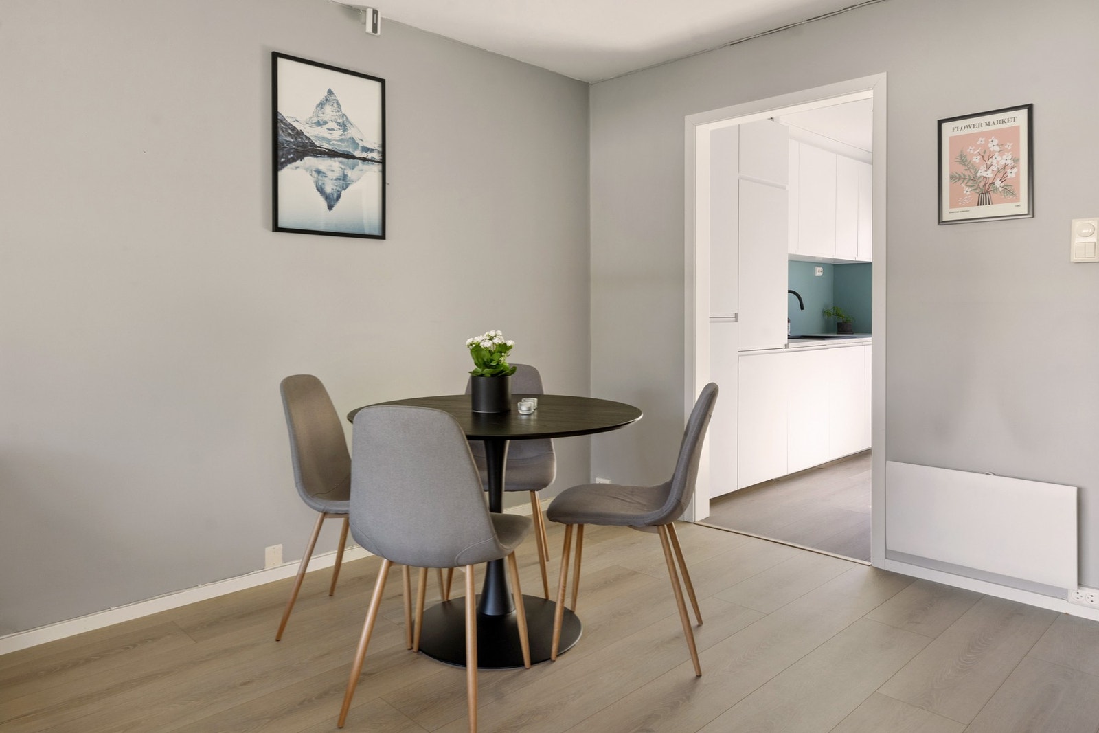 Plass til spisestue fra kjøkkenet Galleribilde