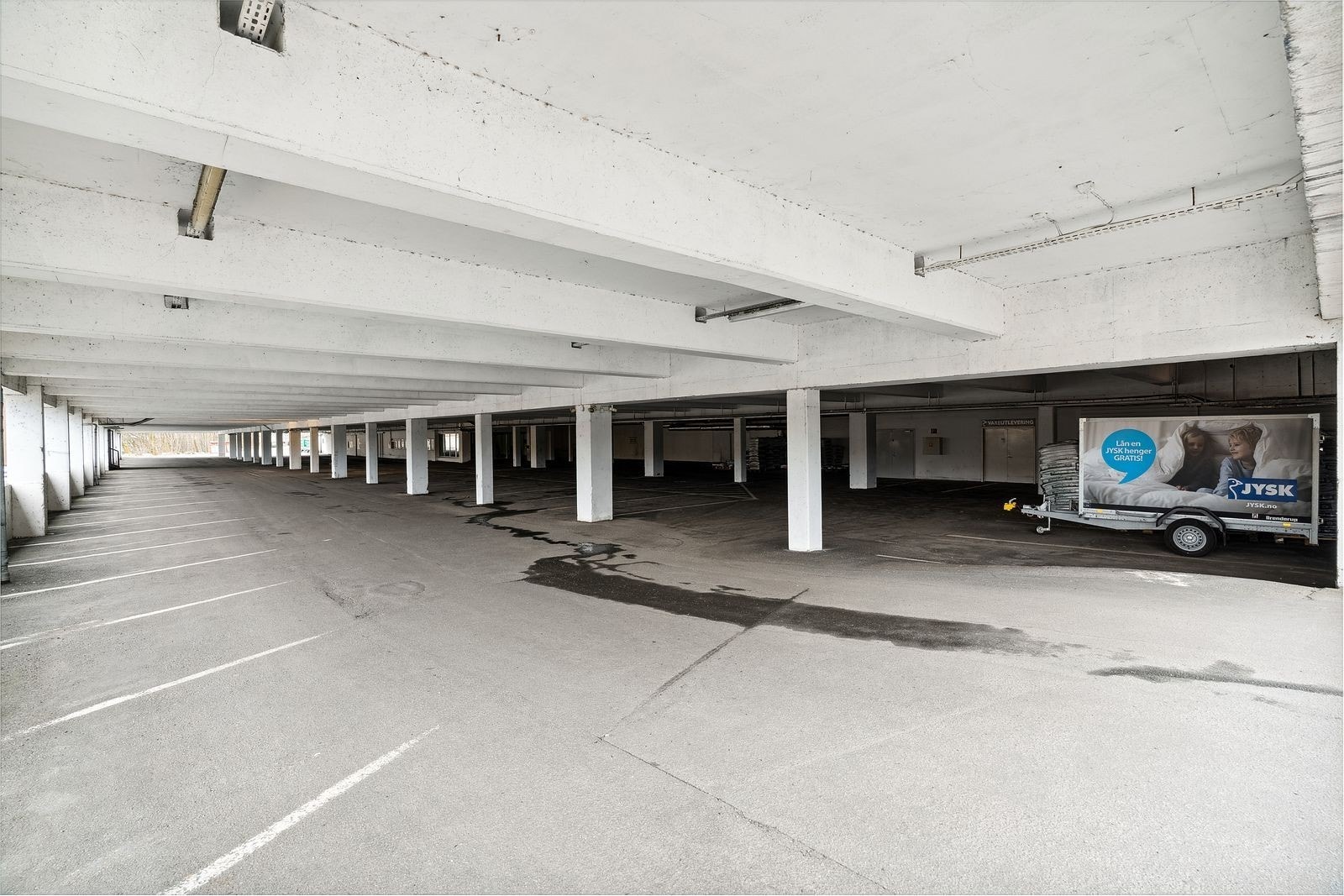 Parkeringsanlegg inne Galleribilde