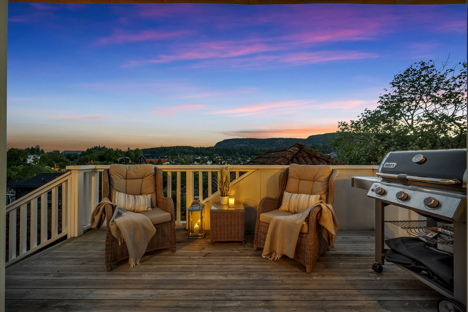 Solforholdene på eiendommen er eksepsjonelle. Her nytes solen fra tidlig morgen og frem til solnedgang Galleribilde