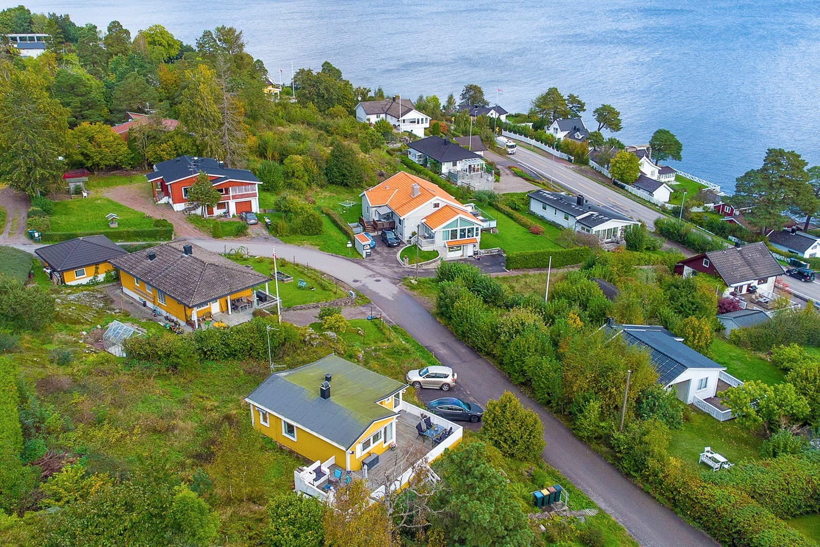 Eiendommen ligger høyt og fritt Galleribilde