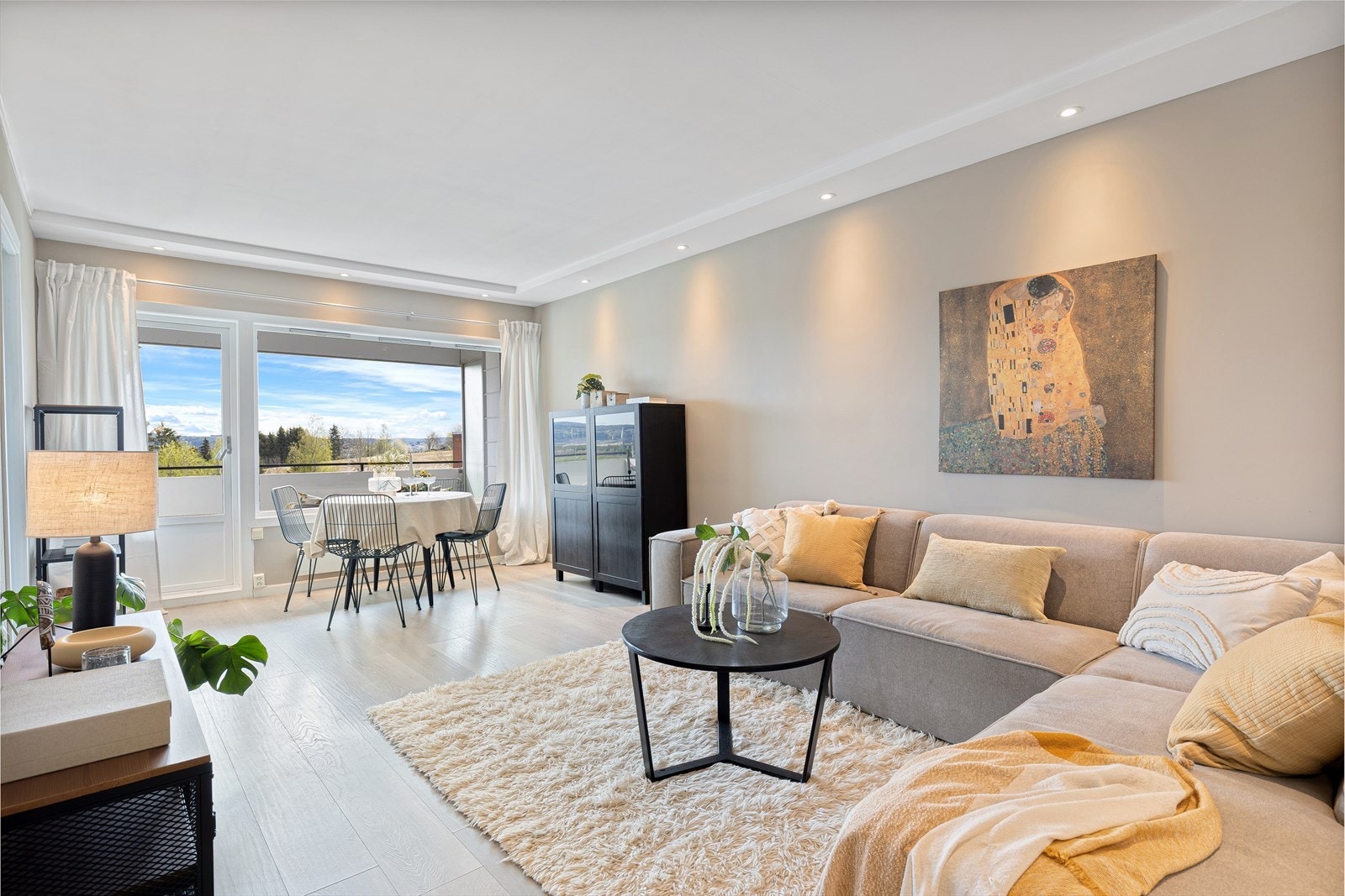 Eirik Løvseth v/EiendomsMegler 1 har gleden av å presentere Blomstervegen 33C Galleribilde