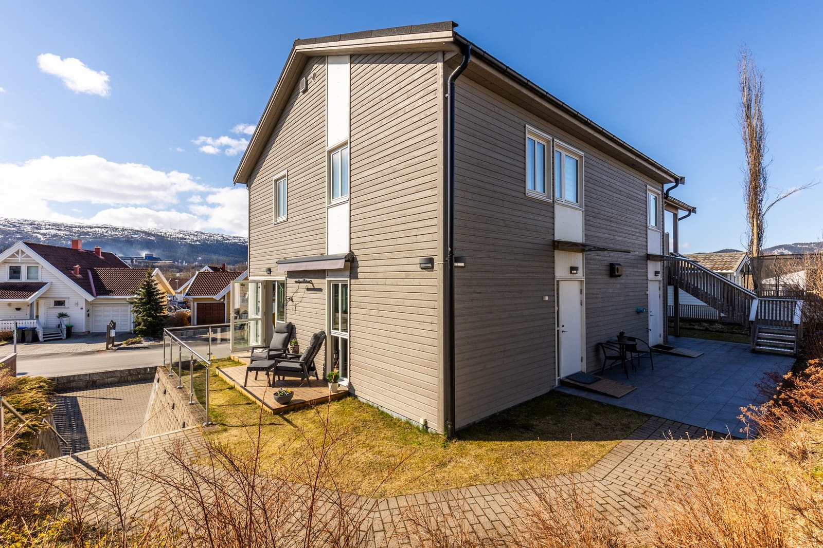 Boligen er fra 2016 og har en høy standard både innvendig og utvendig Galleribilde