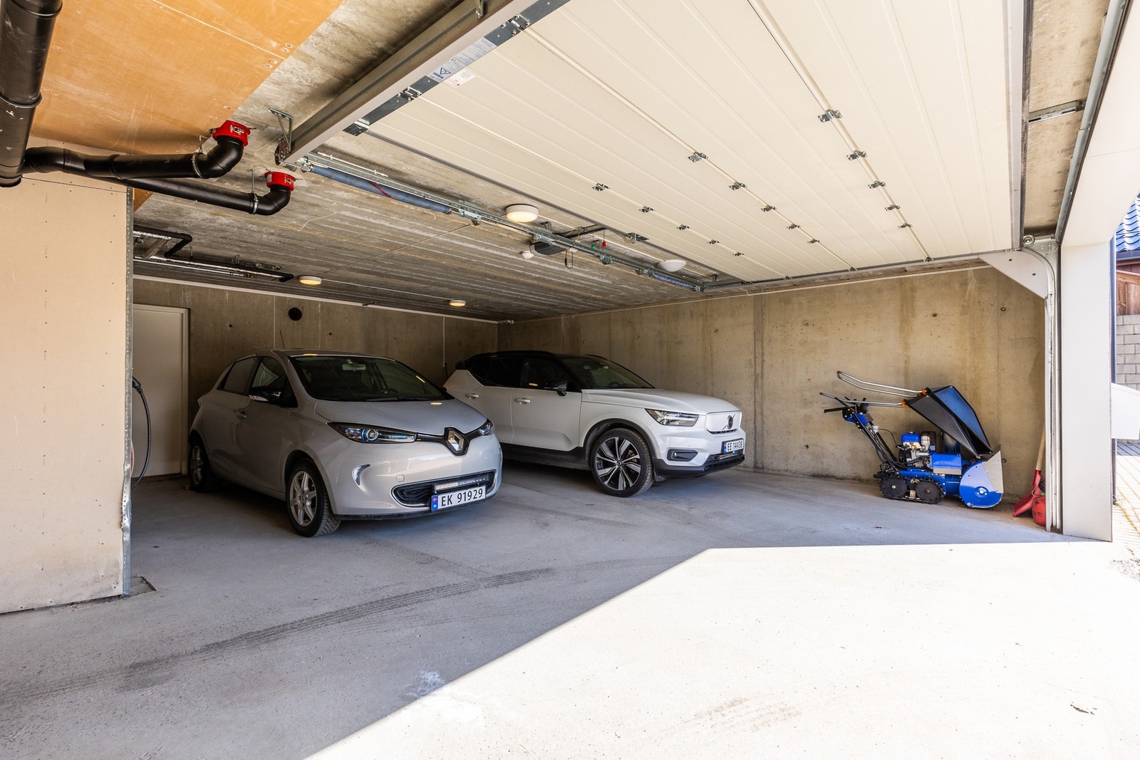 Fast parkering i garasjeplan Galleribilde