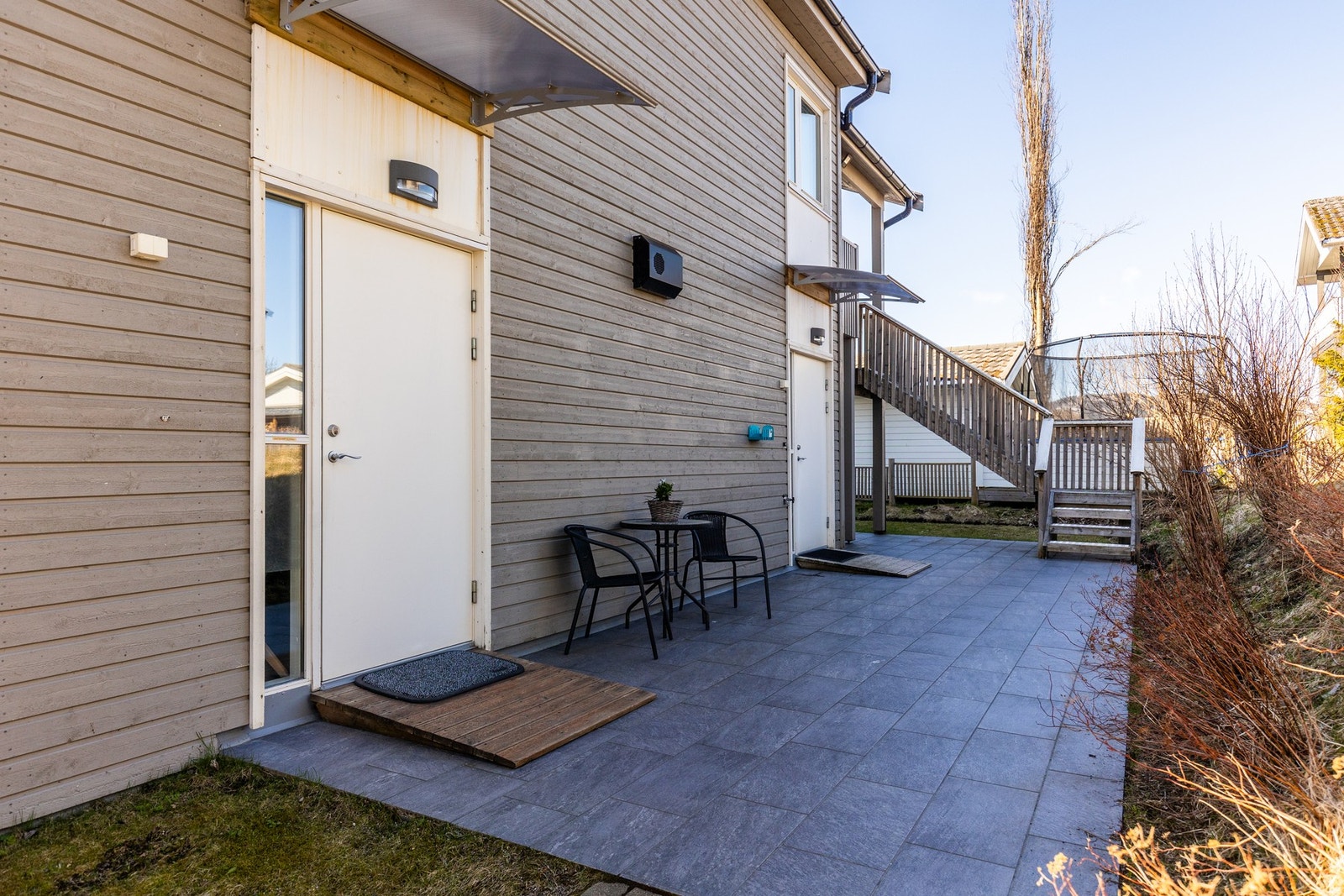 Flislagt inngangsparti Galleribilde