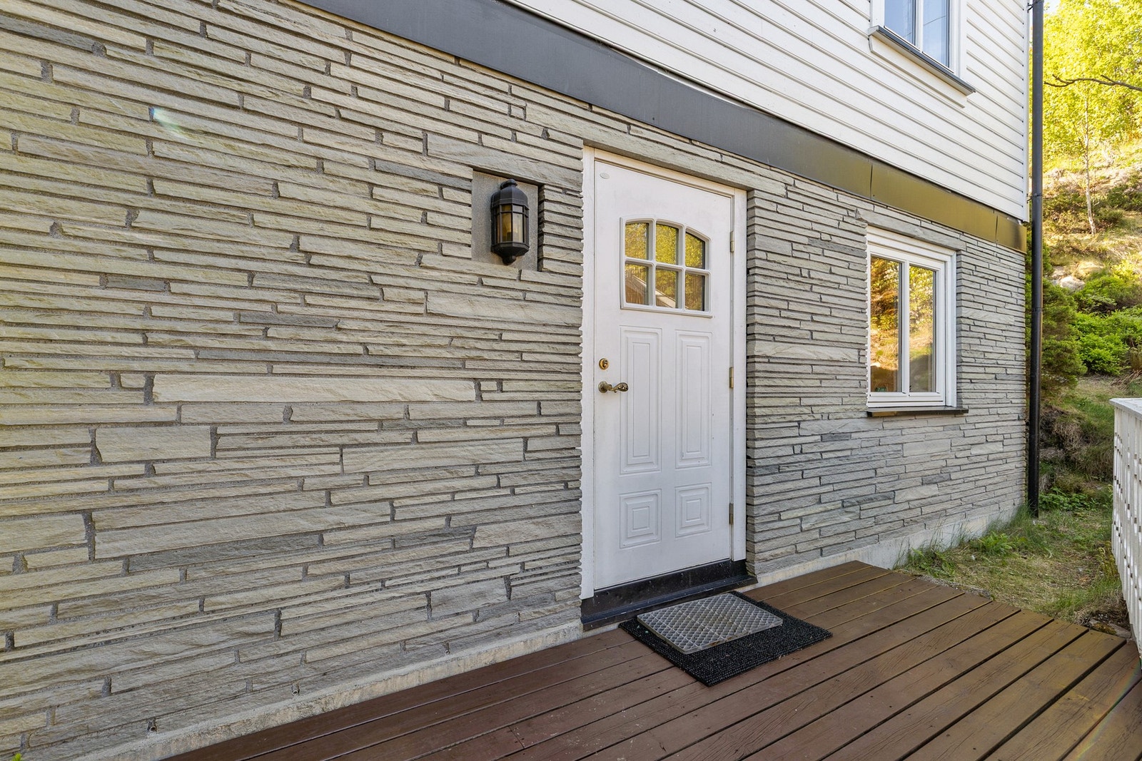 Inngangsparti utleiedel. Denne leies i dag ut for kr. 10 000,-/mnd. Galleribilde