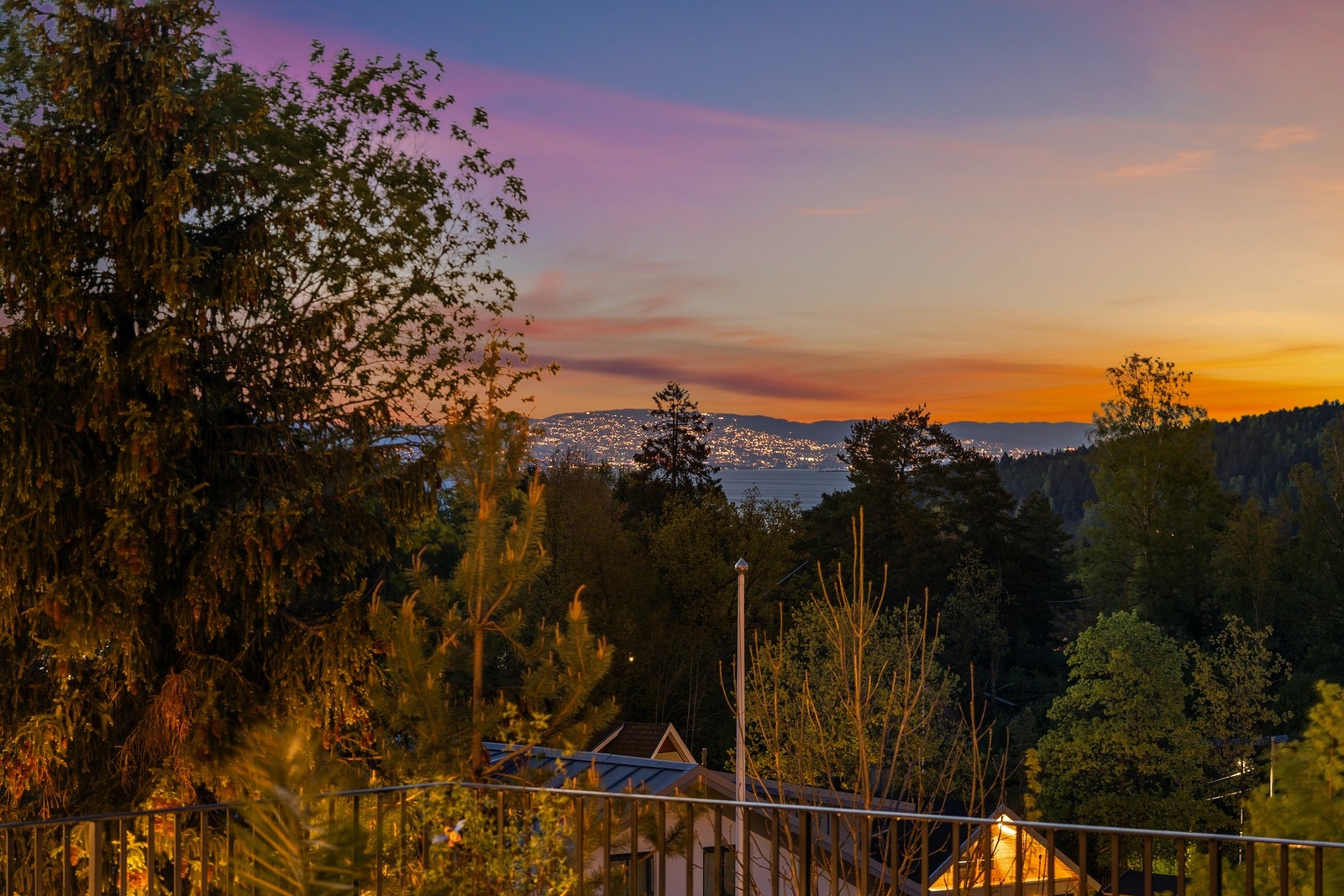 Fantastisk utsikt over nærområdene Galleribilde