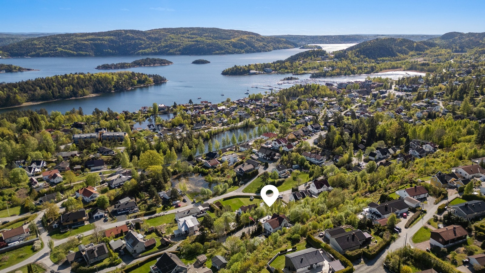 Flott beliggenhet med nærhet til Sætre sentrum, skoler og fjorden Galleribilde