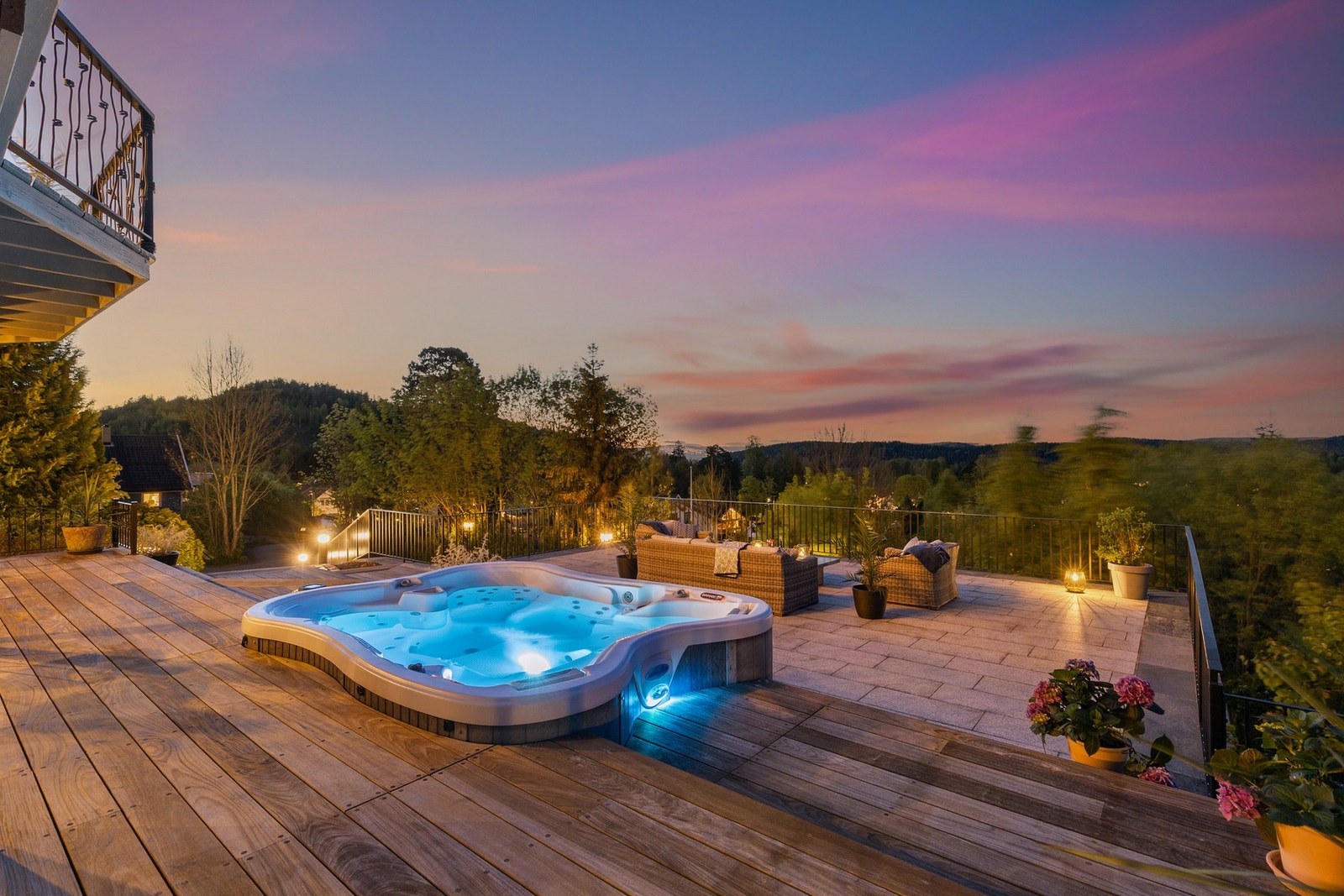 Flott utsikt og gode solforhold på eiendommen Galleribilde