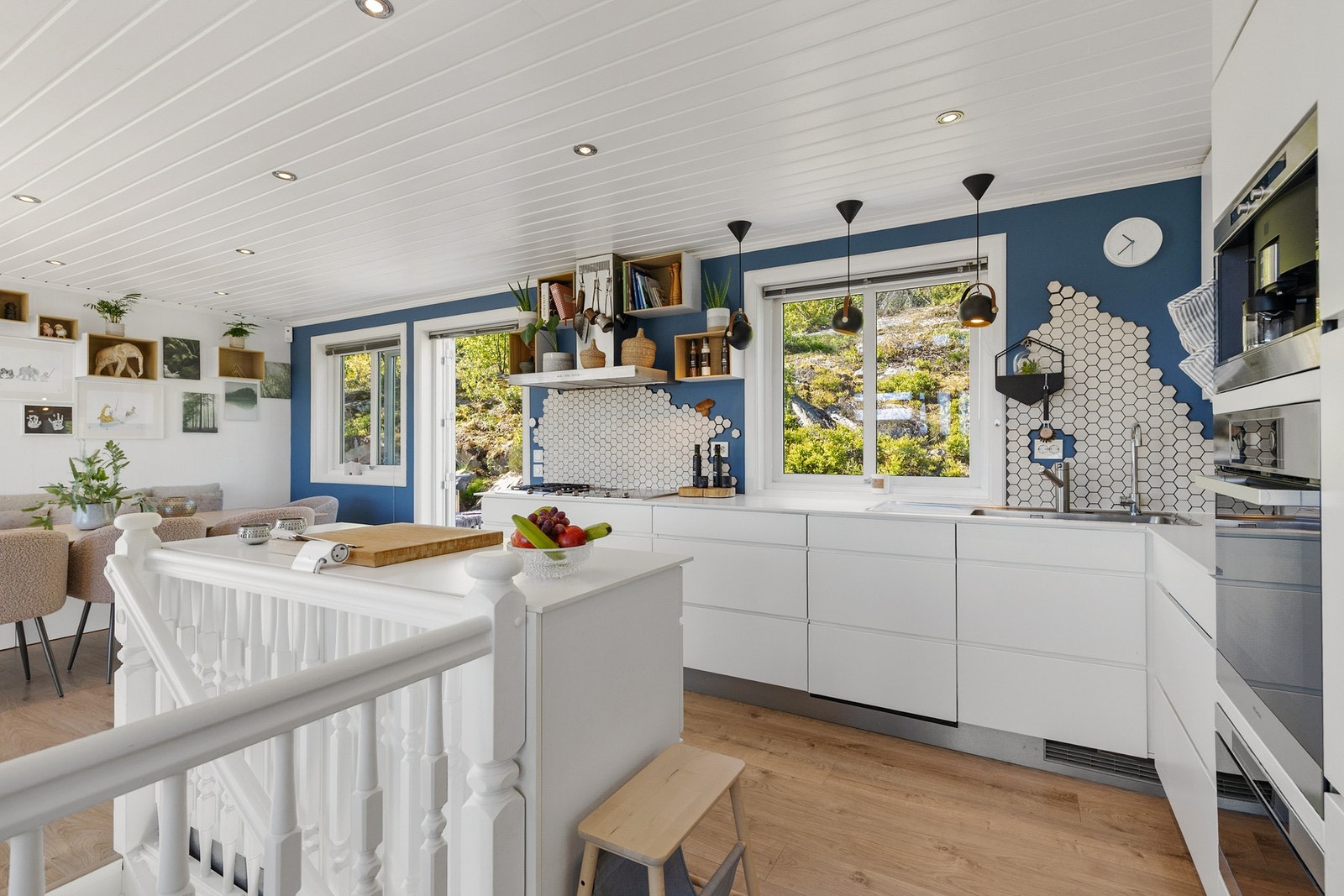 Over platetoppen er det montert vegghengt ventilator Galleribilde