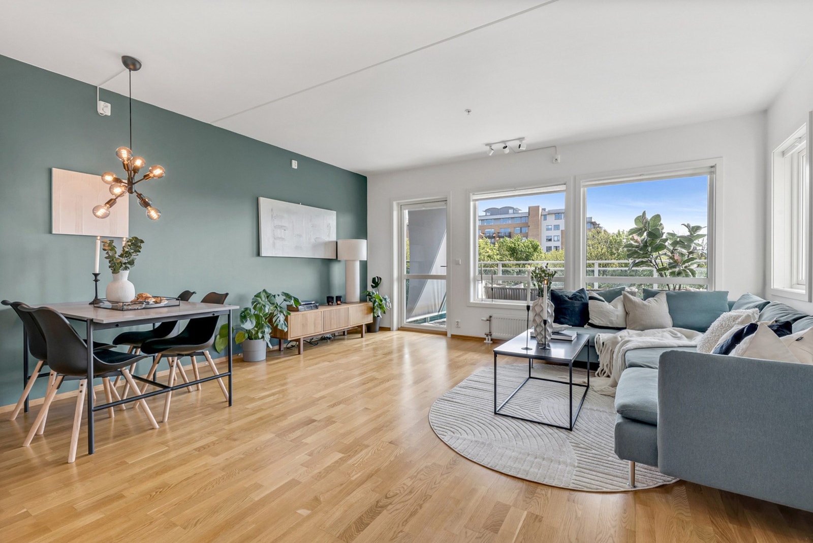 Utsikt også innenifra leilighet Galleribilde