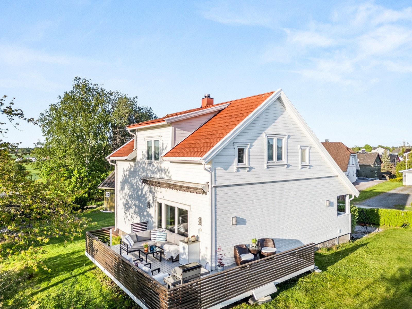 Et velholdt og koselig hus på stor tomt. Galleribilde