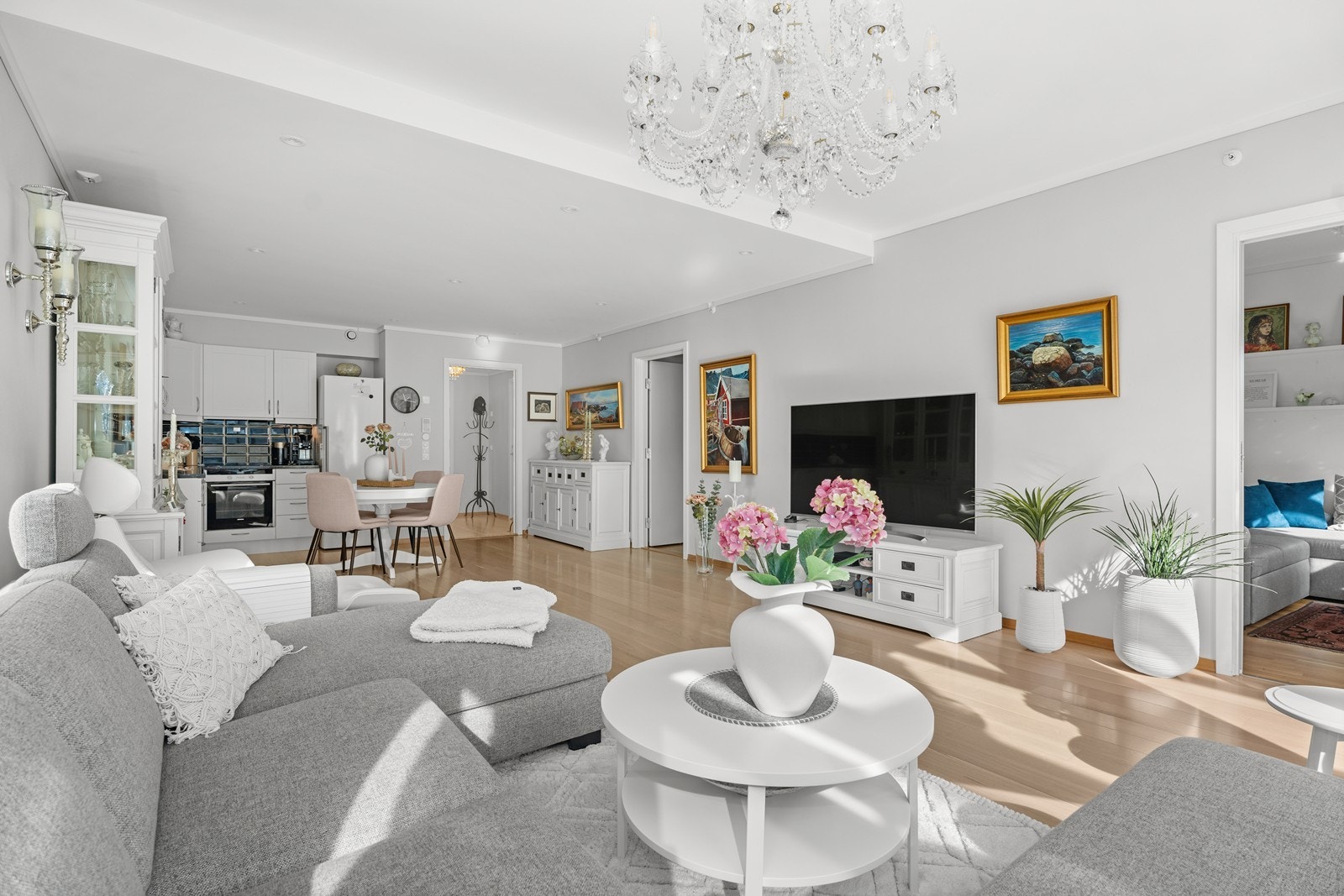 Meget delikat og innbydende leilighet med store åpne rom Galleribilde