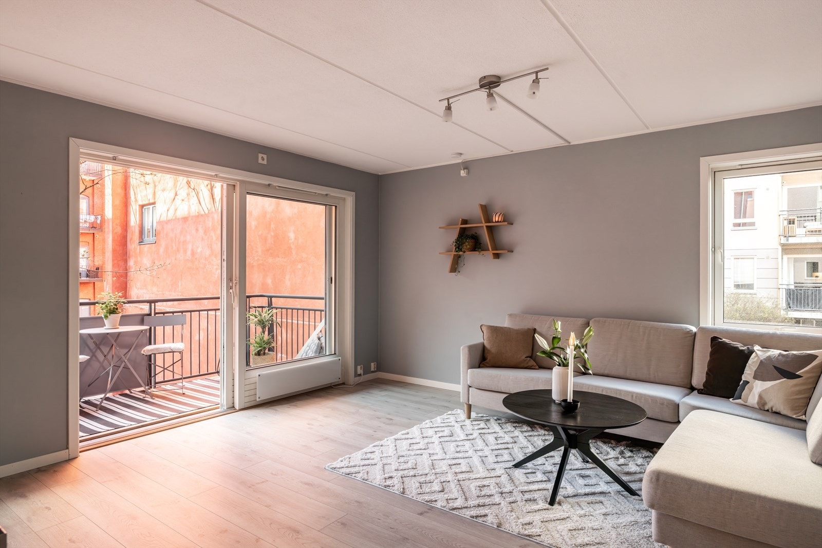 Dette er en tiltalende 3-roms endeleilighet med novestvendt balkong. Galleribilde