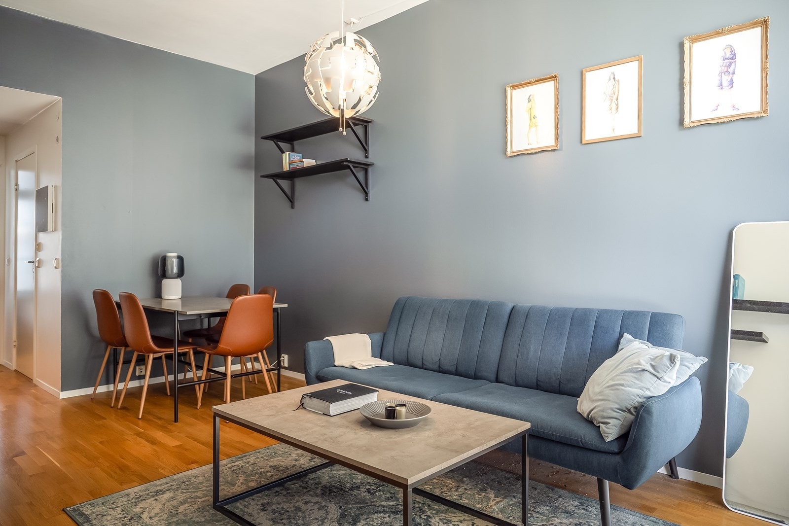 Kabel-tv og bredbånd er inkludert i de månedlige felleskostnadene. Galleribilde