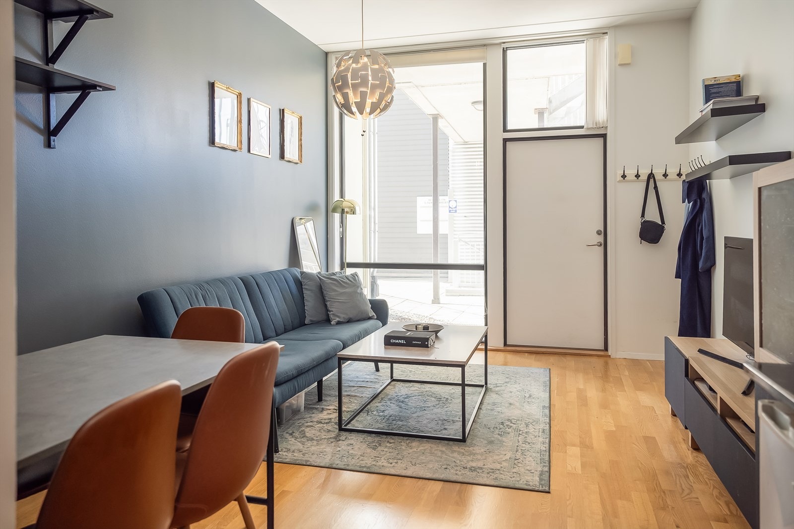 Velkommen til Mellomila 63 - En pen og sentrumsnær selveierleilighet på 33 m² med ettertraktet beliggenhet i Ilsvika. Galleribilde