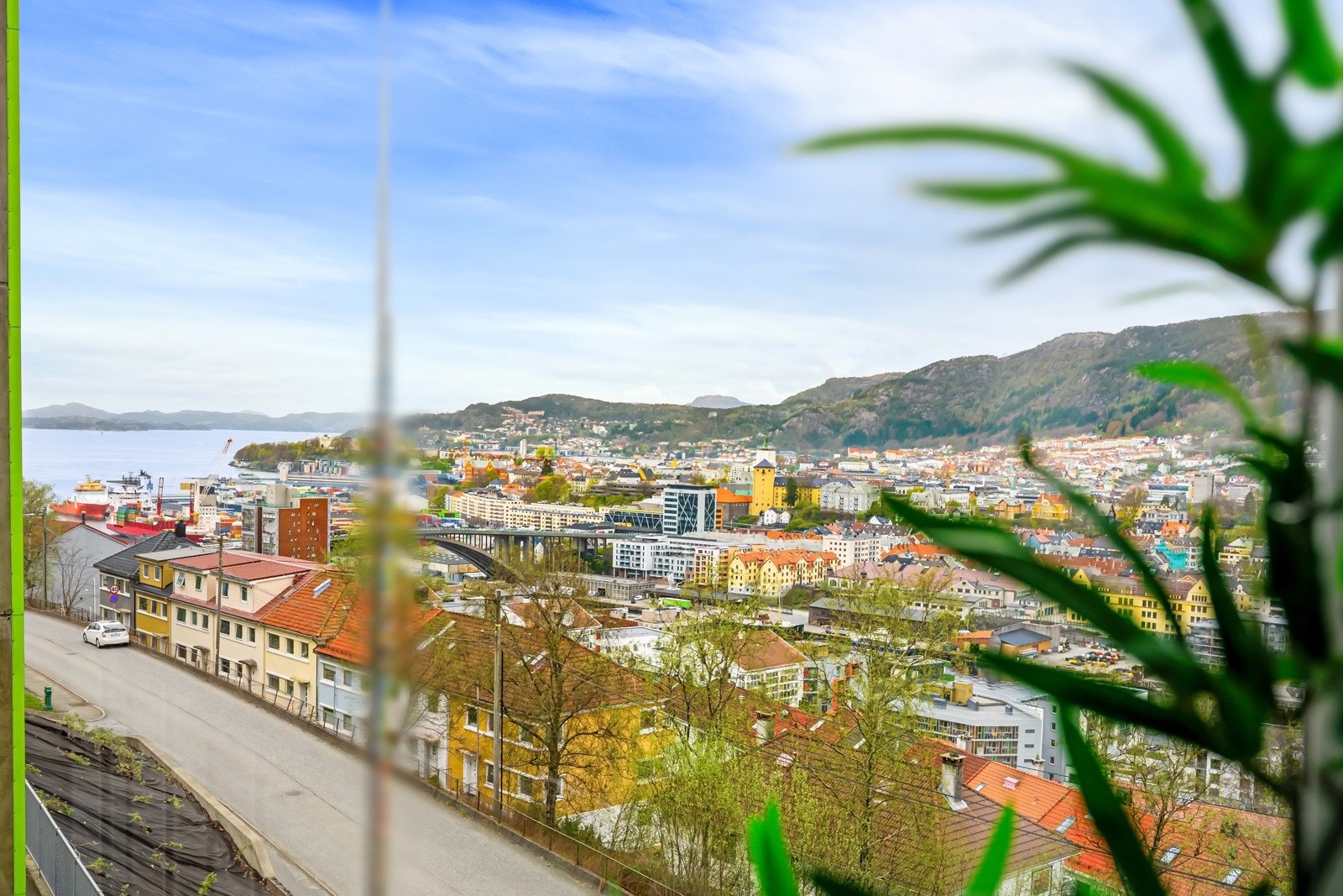 Om kvelden kan en se solen gå ned Galleribilde