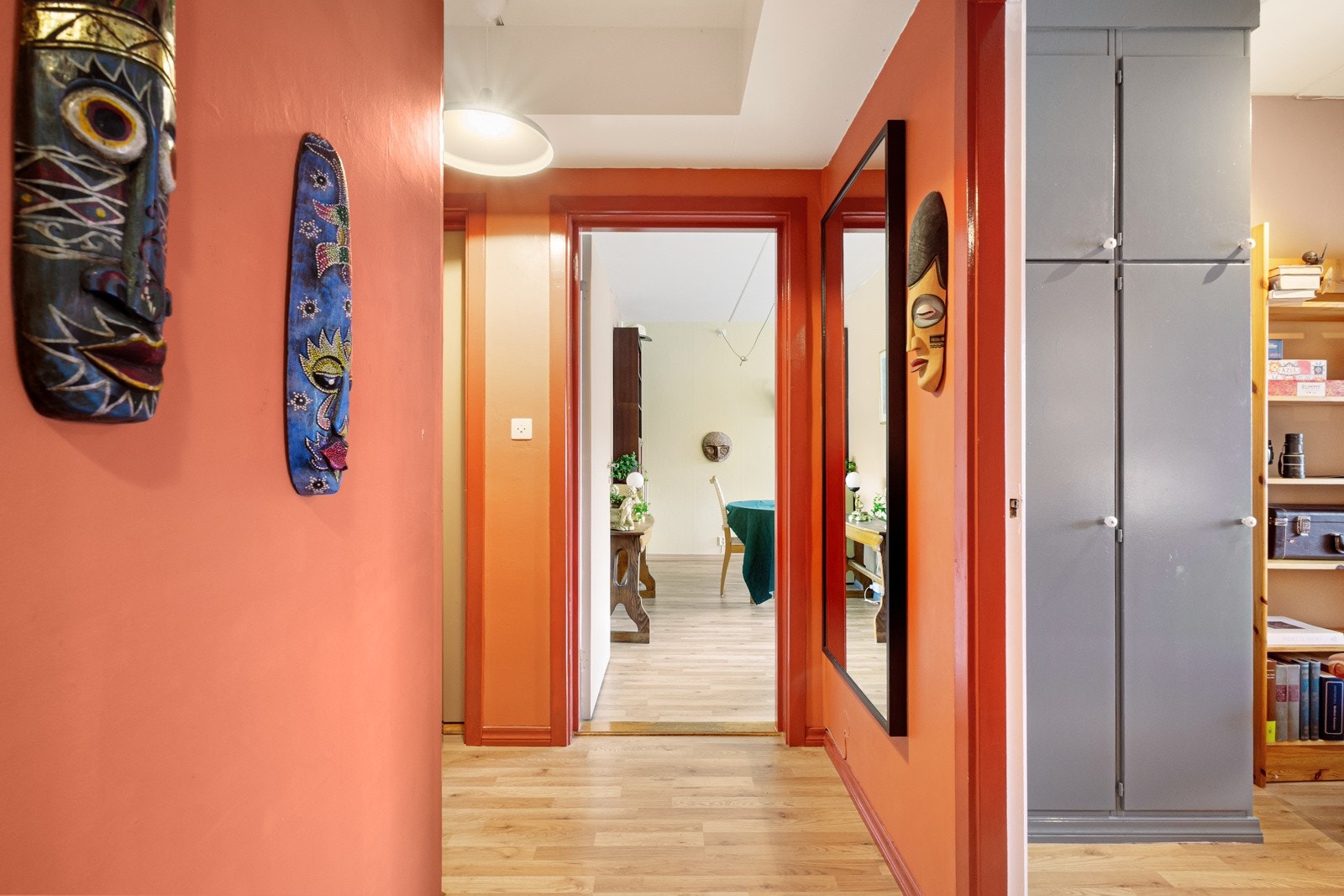 Forfriskende og fint fargevalg i gangen Galleribilde