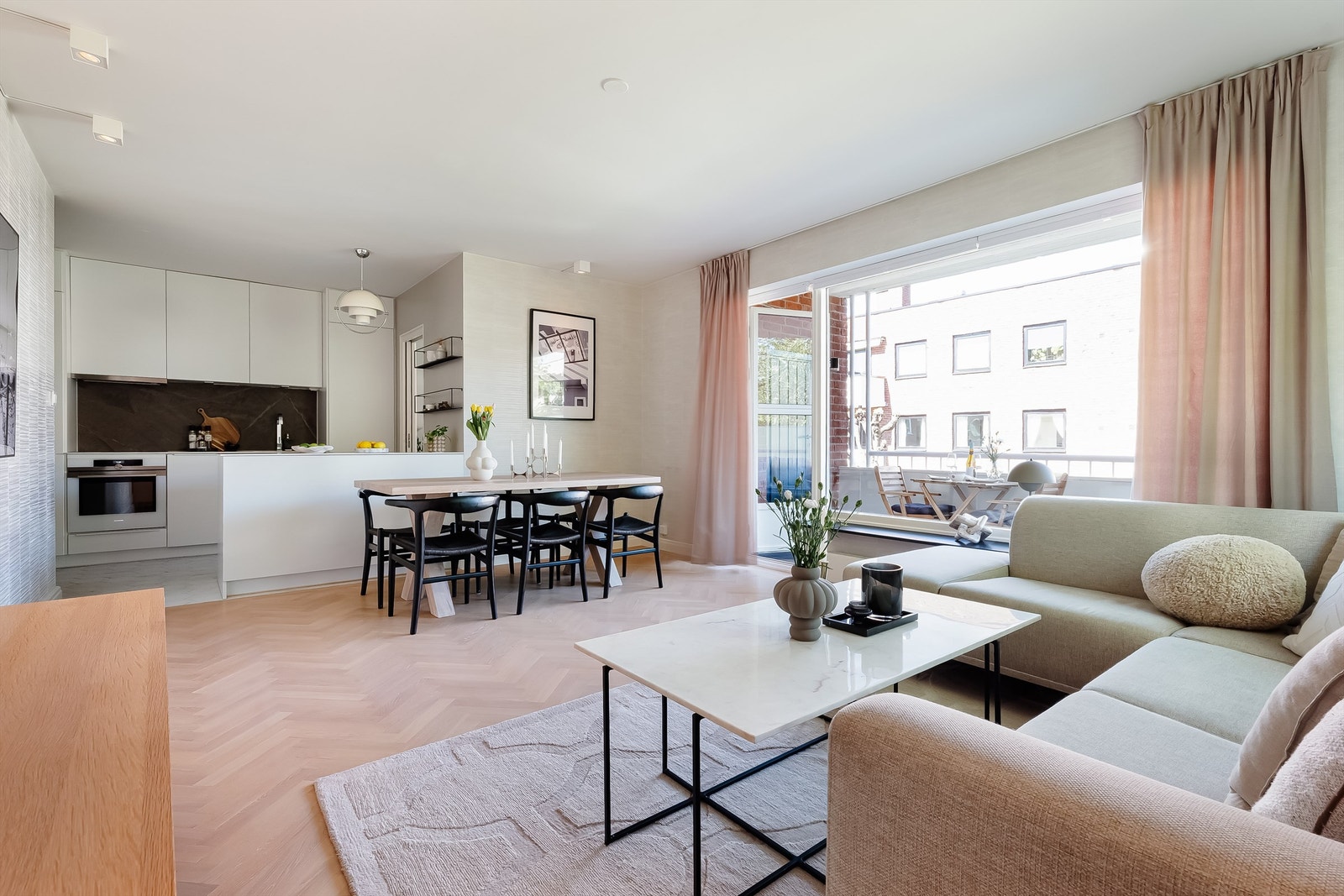 Krogsveen v/Simen Istre Grevskott har gleden av å presentere Eugenies gate 19! Galleribilde