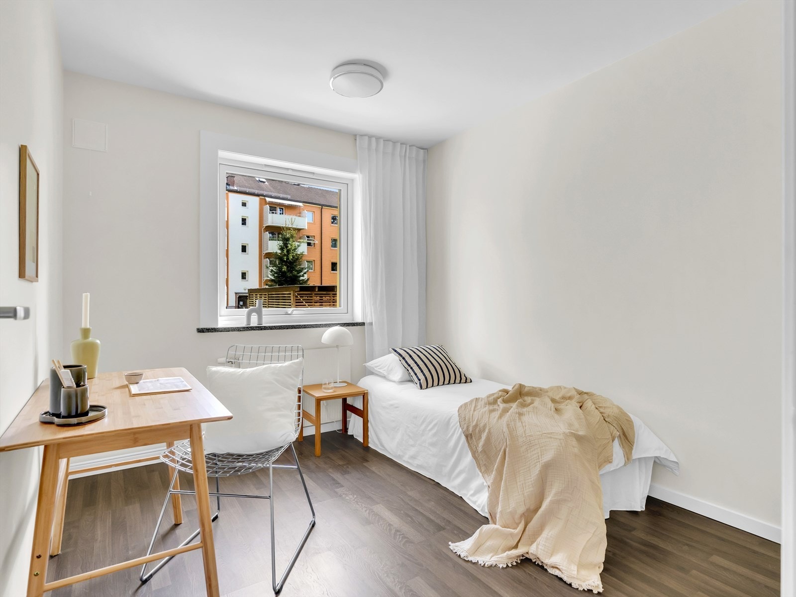 Soverom nr. 2 fungerer ypperlig som barnerom, gjesterom eller kontor - her er mulighetene mange. Galleribilde