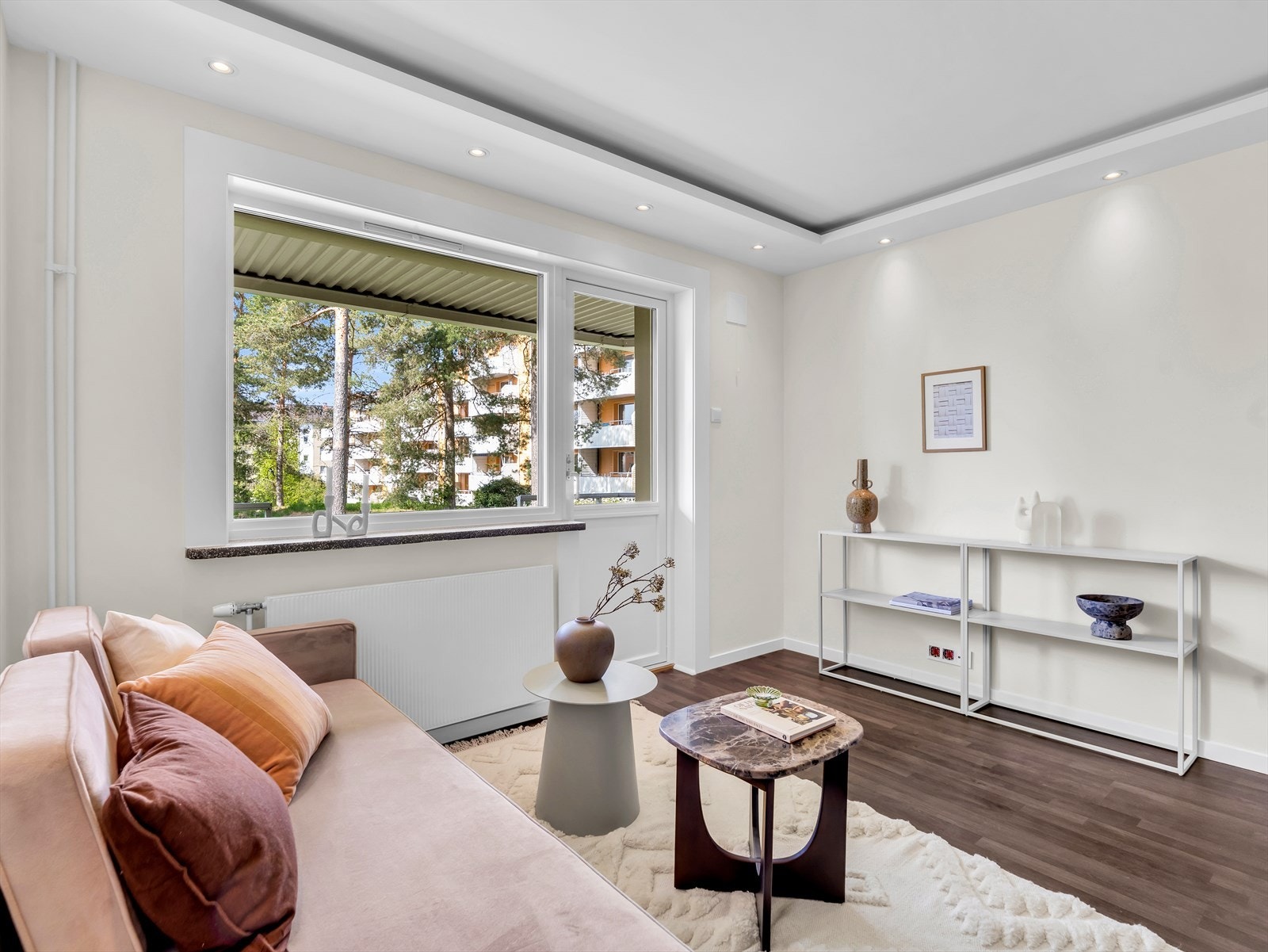 I stuen er det plass til å sette sofaseksjon og tv-møbel. Galleribilde