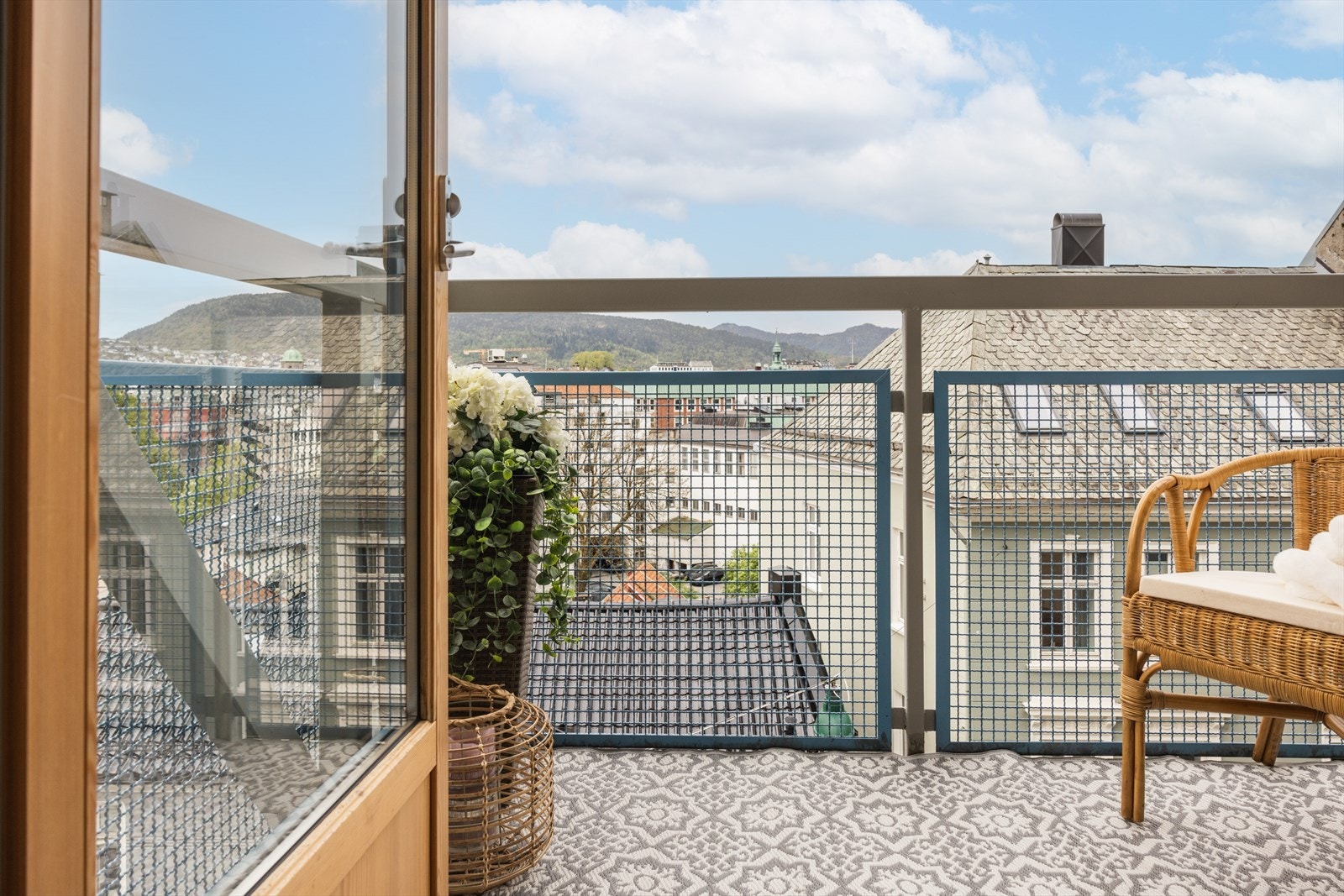 Fra stue er det utgang til en herlig balkong på ca. 4 m2. Galleribilde