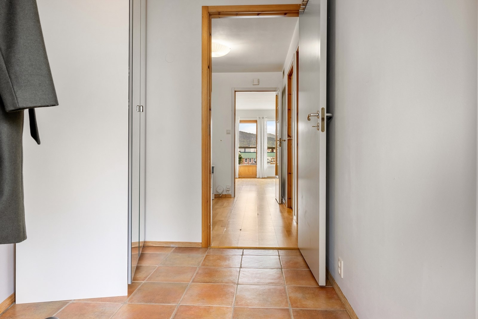 Inngangsparti. Galleribilde