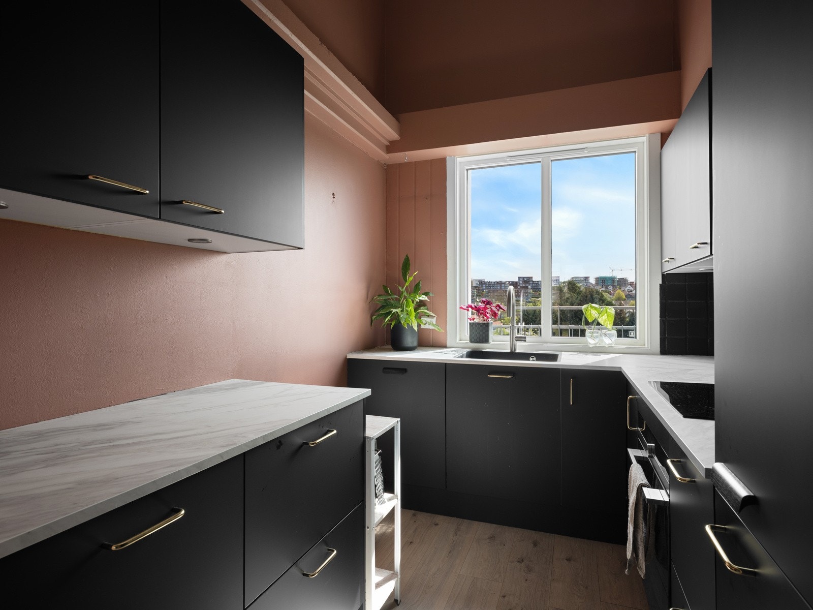 Nyere og pent kjøkken fra Designa Galleribilde