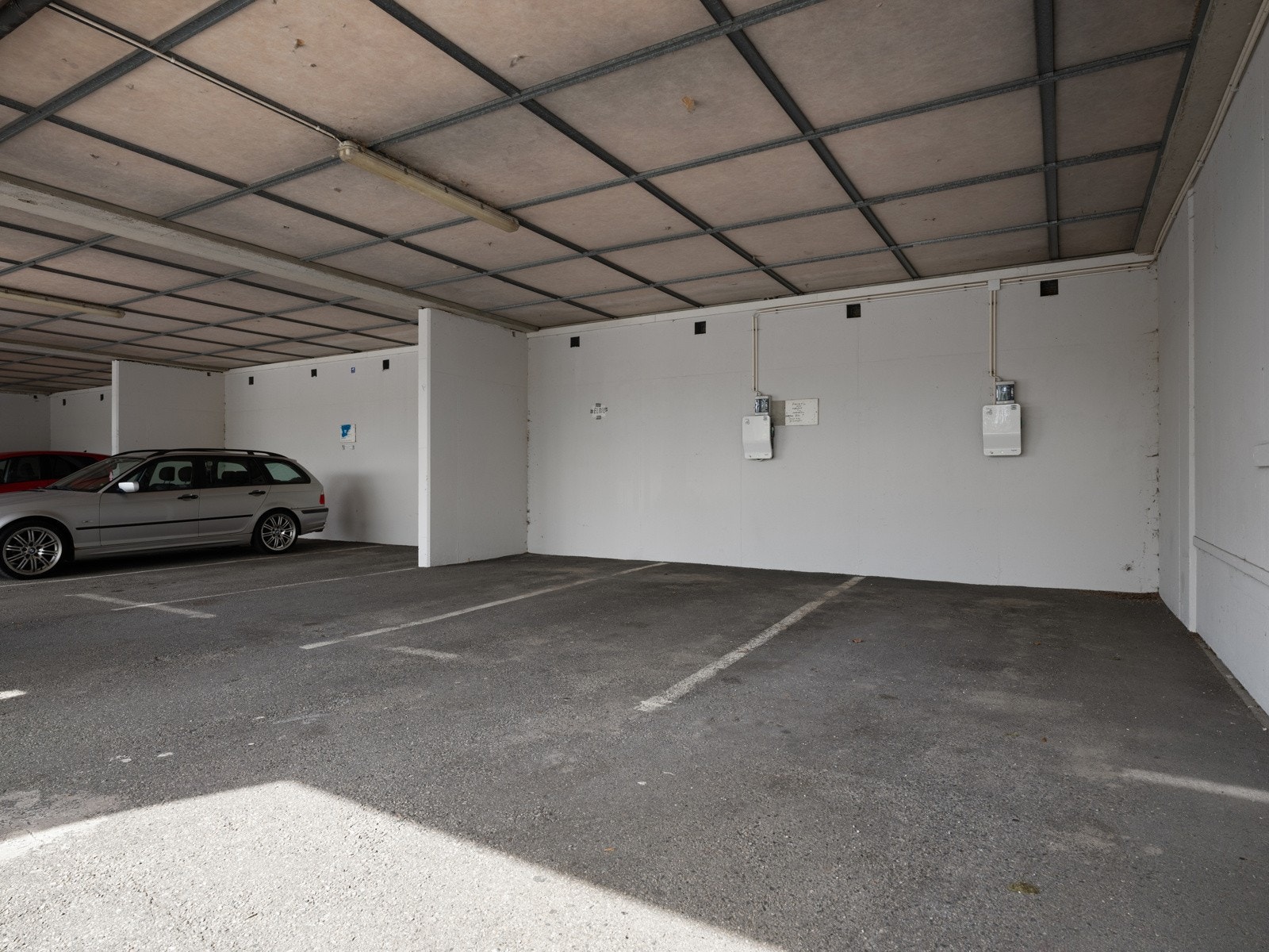 Med leiligheten følger det parkering på felles biloppstillingsplass. Borettslaget har 2 el-billadere Galleribilde