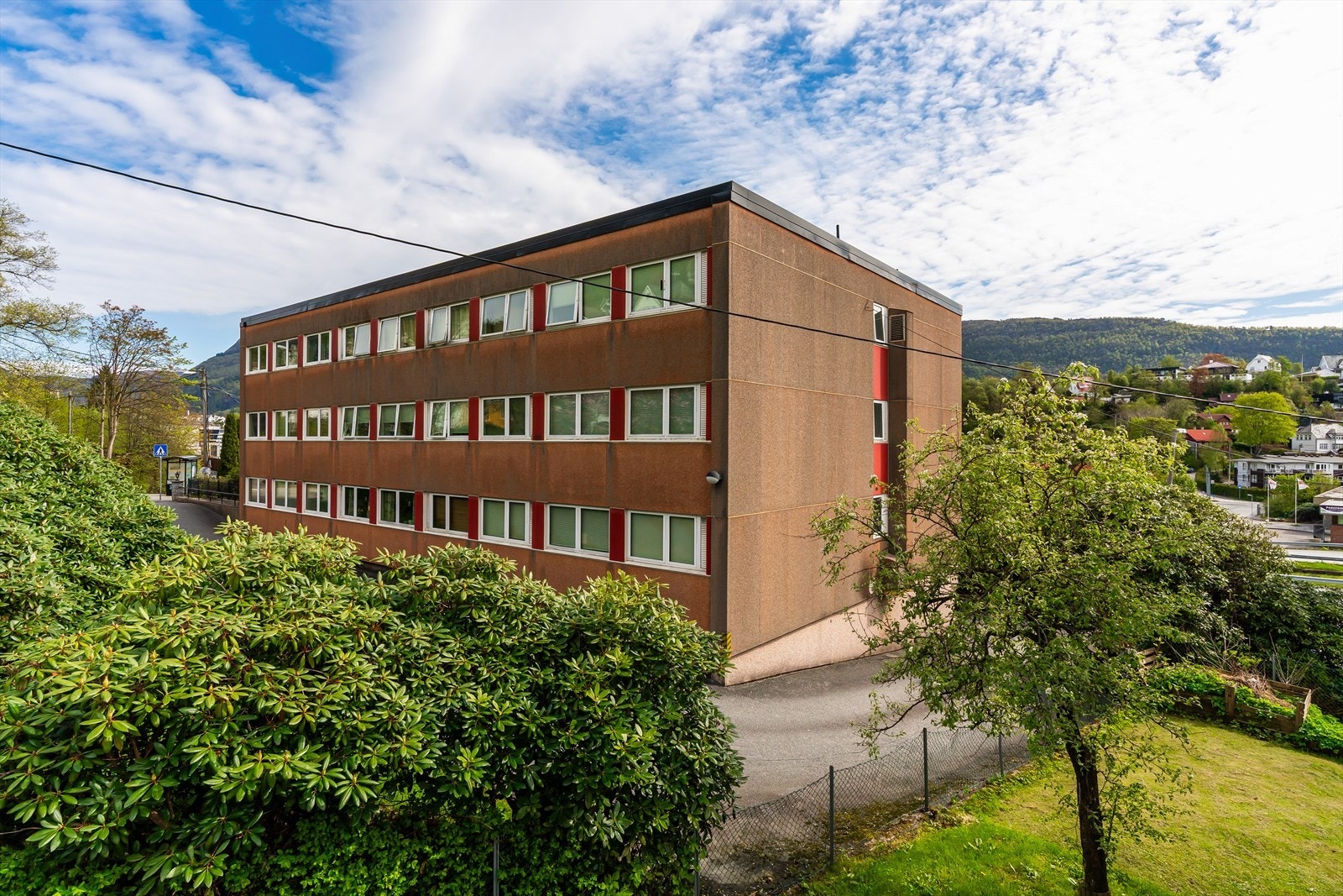 - Leiligheten hører til Fjøsangerv 161 Borettslaget - Galleribilde