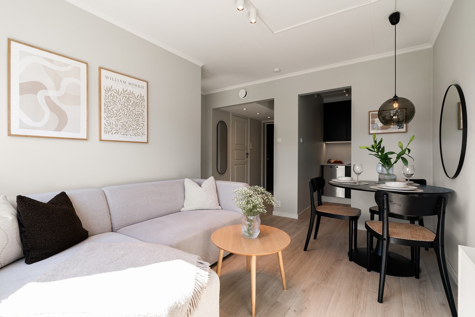 - Stuen måler 12,1 m² - Galleribilde