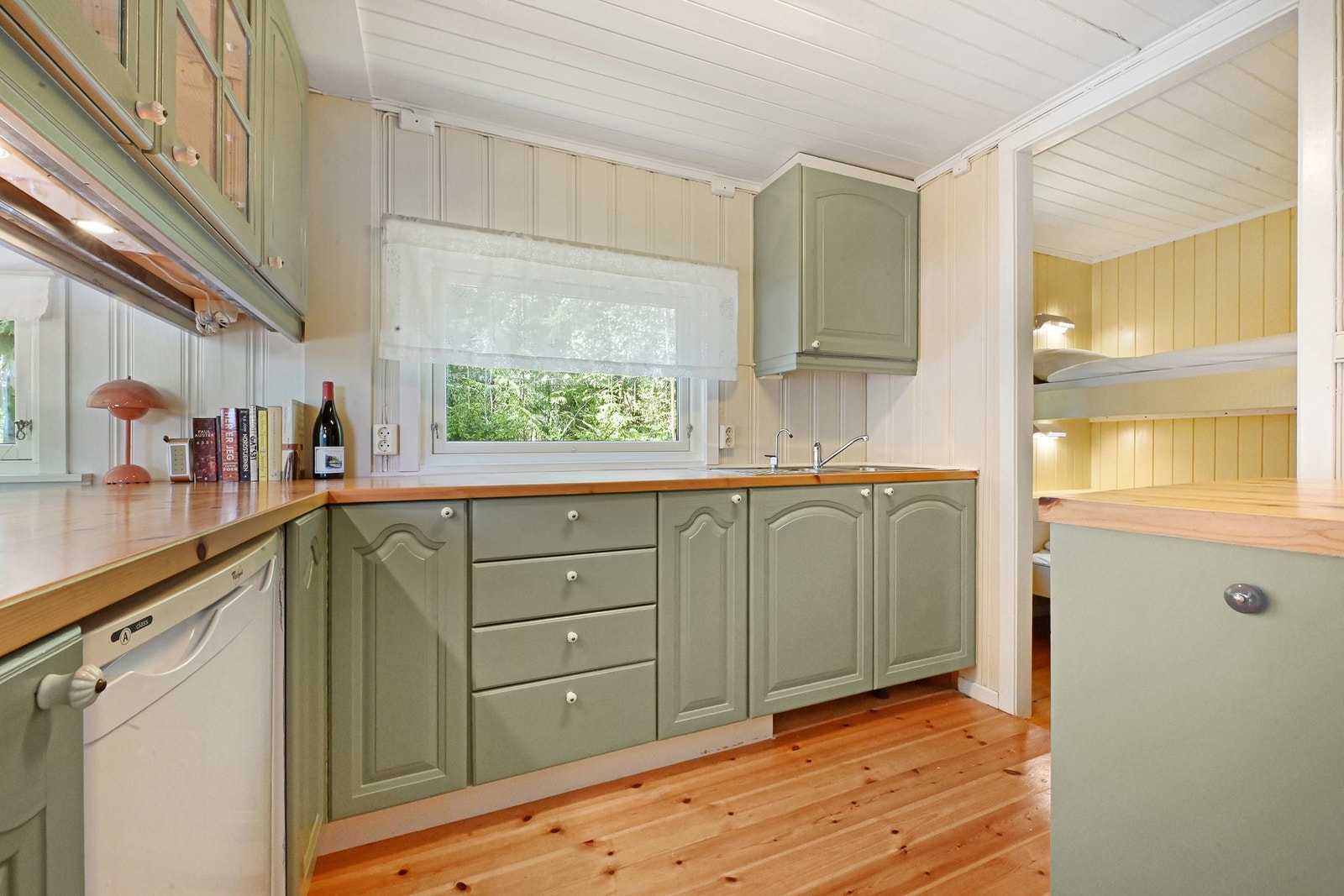 hytta har innlagt sommervann fra felles pumpehus Galleribilde