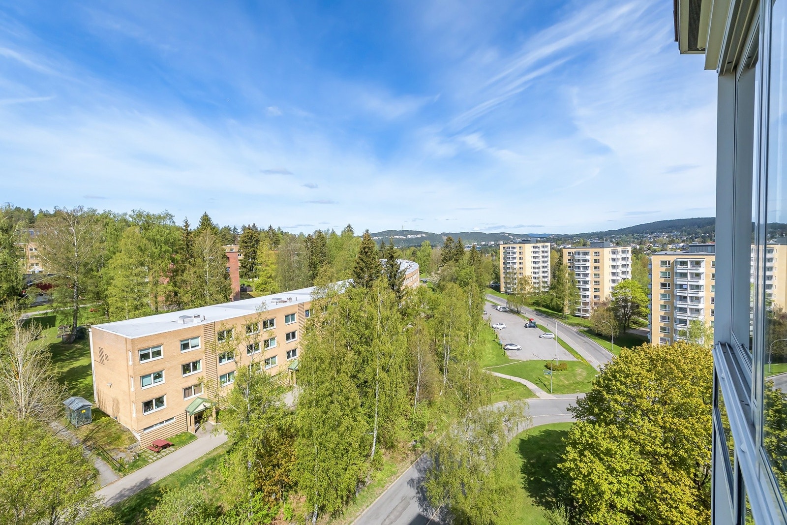 Balkongen har gode solforhold og pen utsikt. Galleribilde