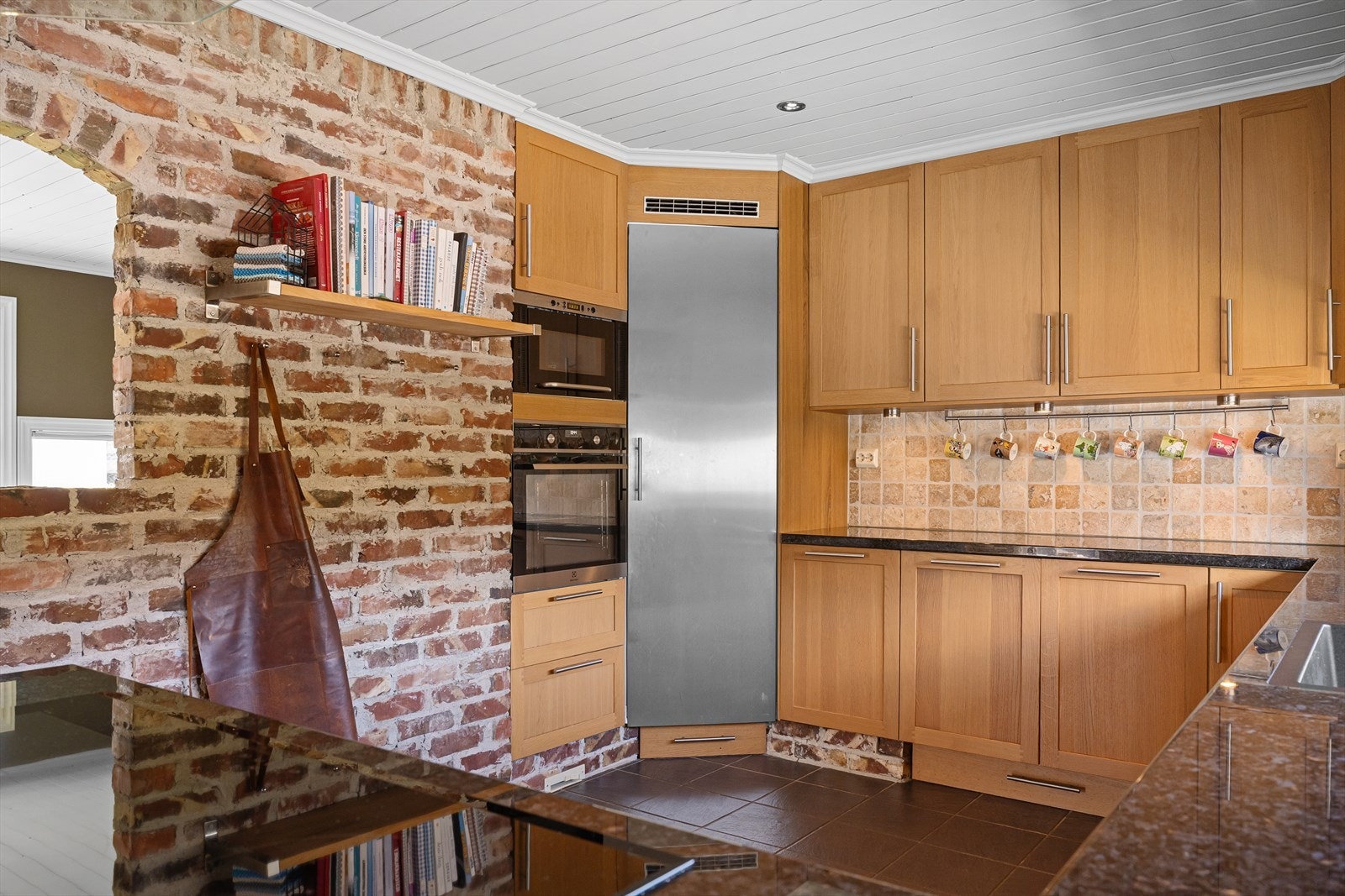 Ny platetopp montert i 2020, og stekeovn fra 2022. Galleribilde