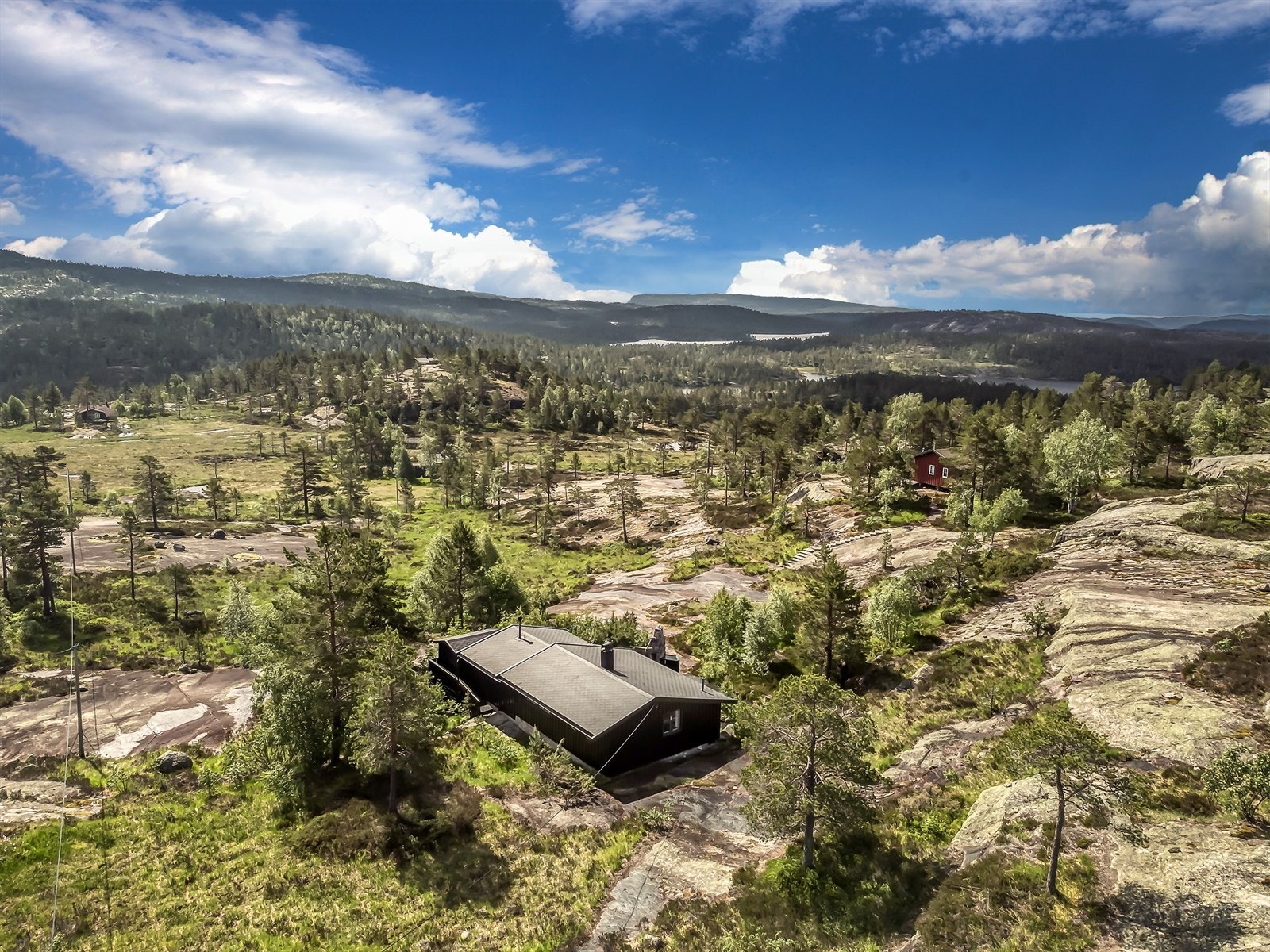 Ses vi på visning? Ta kontakt med megler for visning eller spørsmål. Galleribilde