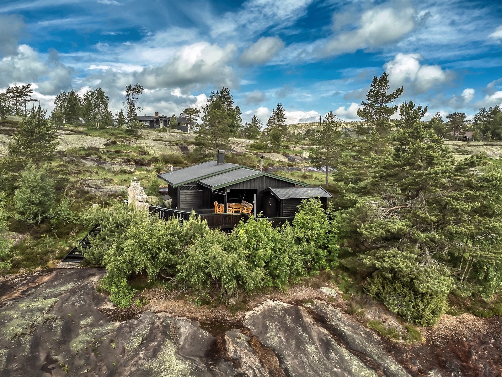 Kort vei gode turområder og milevis med preparerte skiløyper på vinterstid. Galleribilde