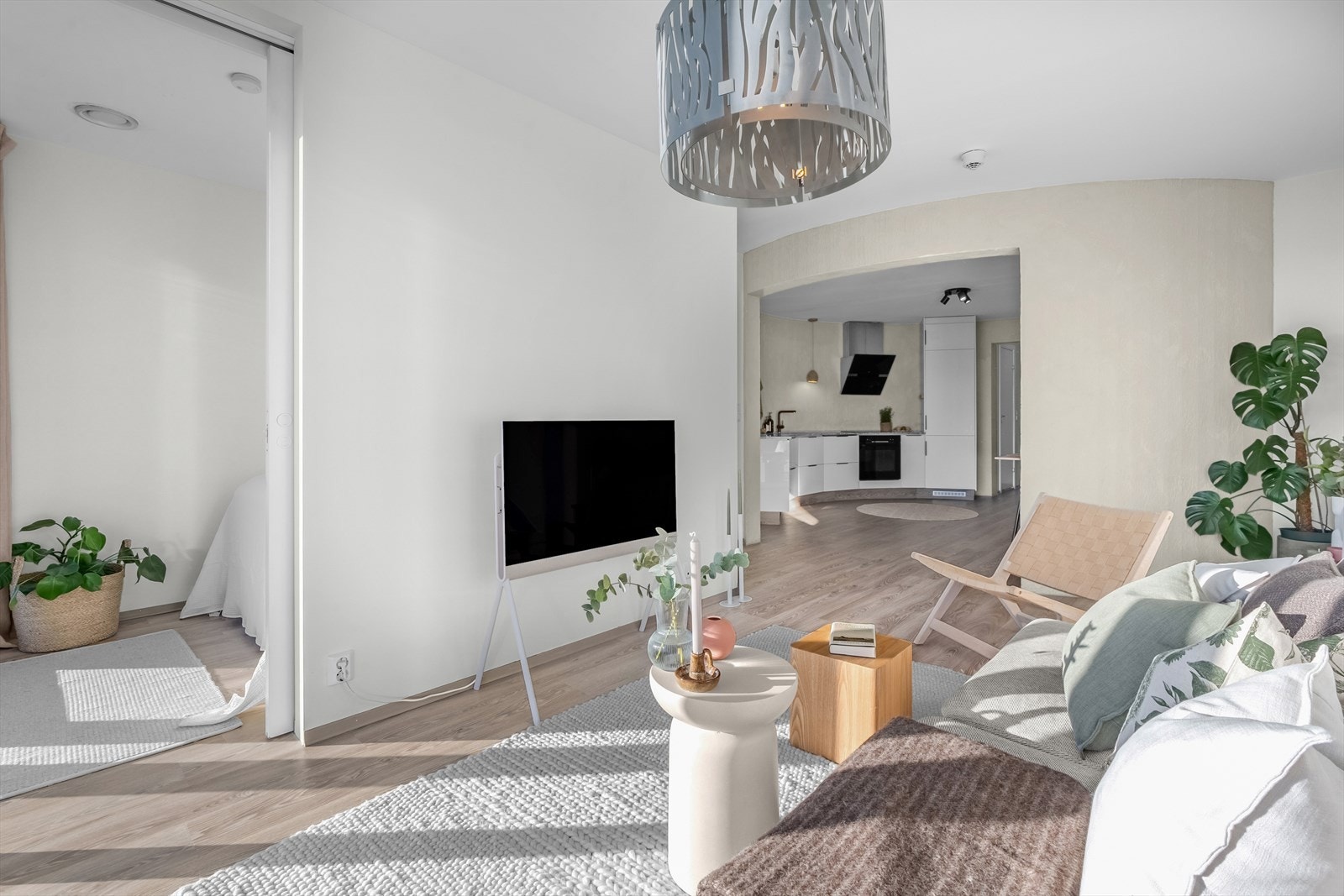 Gode oppbevaringsmuligheter (2 innvendige boder) gjør det enkelt å holde orden og skape en harmonisk sone for avslapning. Galleribilde