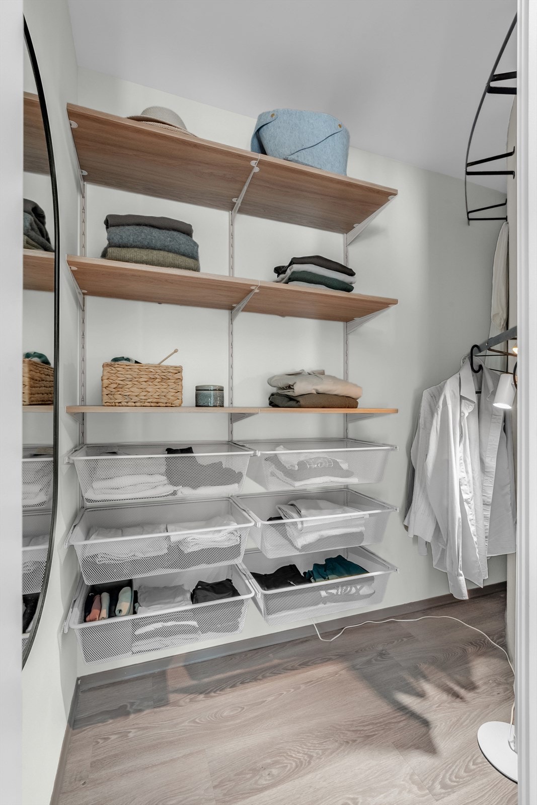 Walk-in-closet bak soverommet (soverommet kan utvides av å fjerne denne boden) Galleribilde