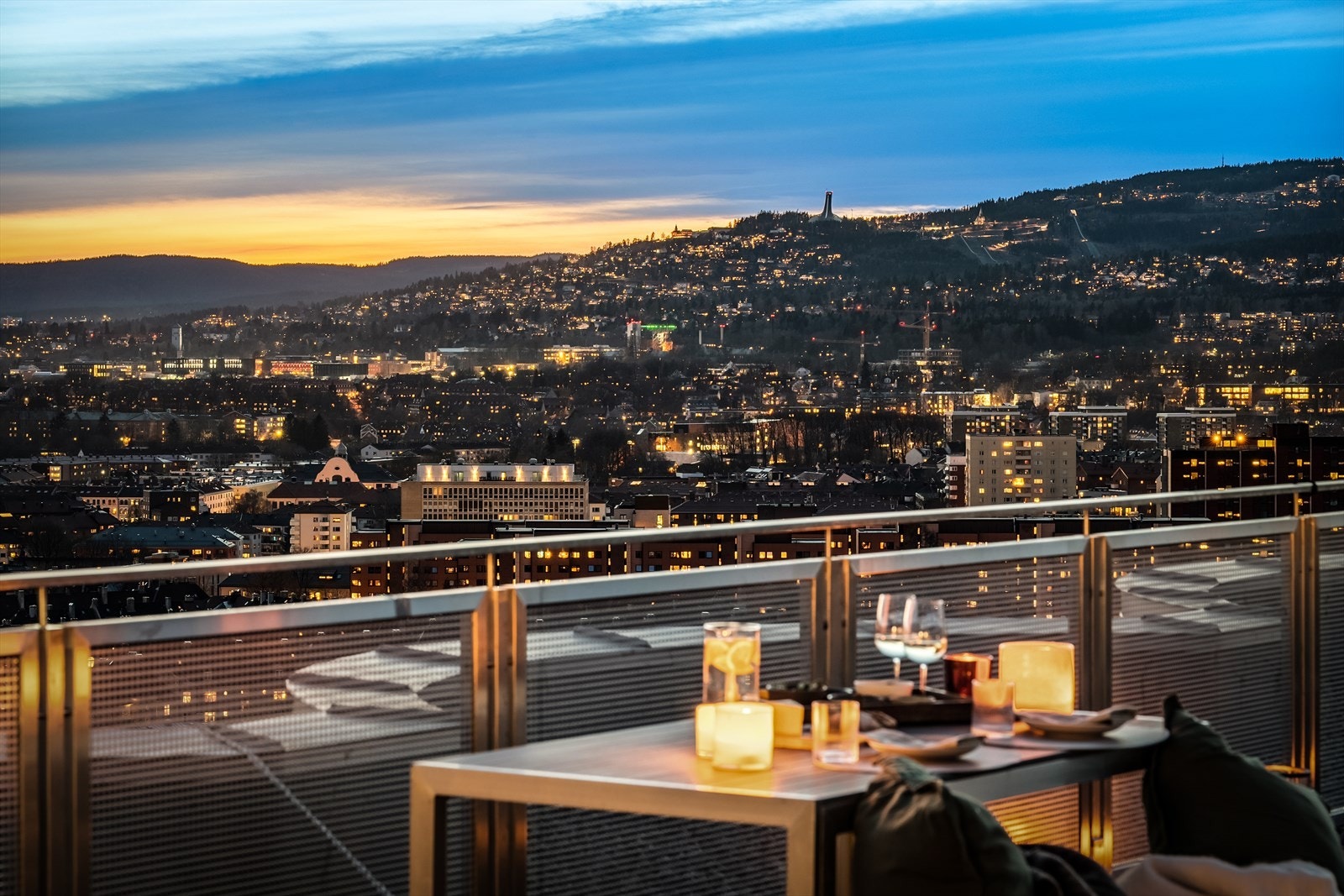 Utsikten fra Sinsen Panorama er mer enn bare bygninger og arkitektur. Den gir deg også en nærmere titt på Oslos naturlige skjønnhet. Galleribilde
