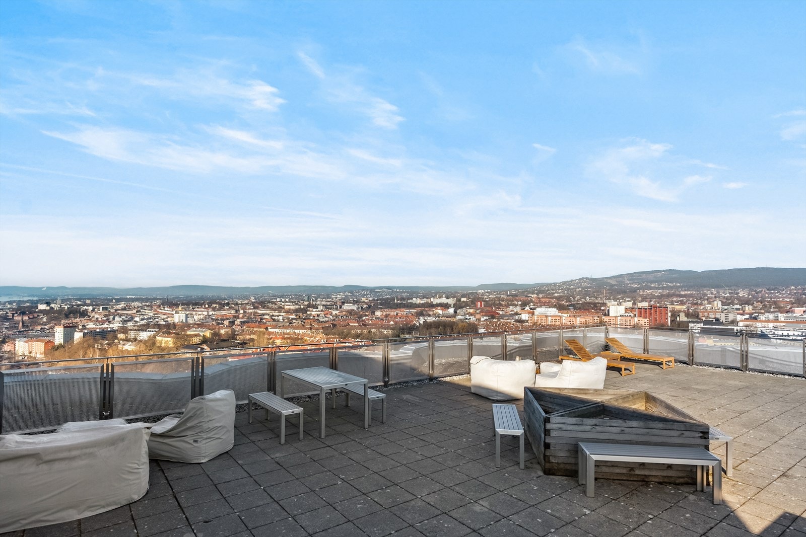 Her ligger alt til rette for å nyte finværsdagene utendørs. Galleribilde