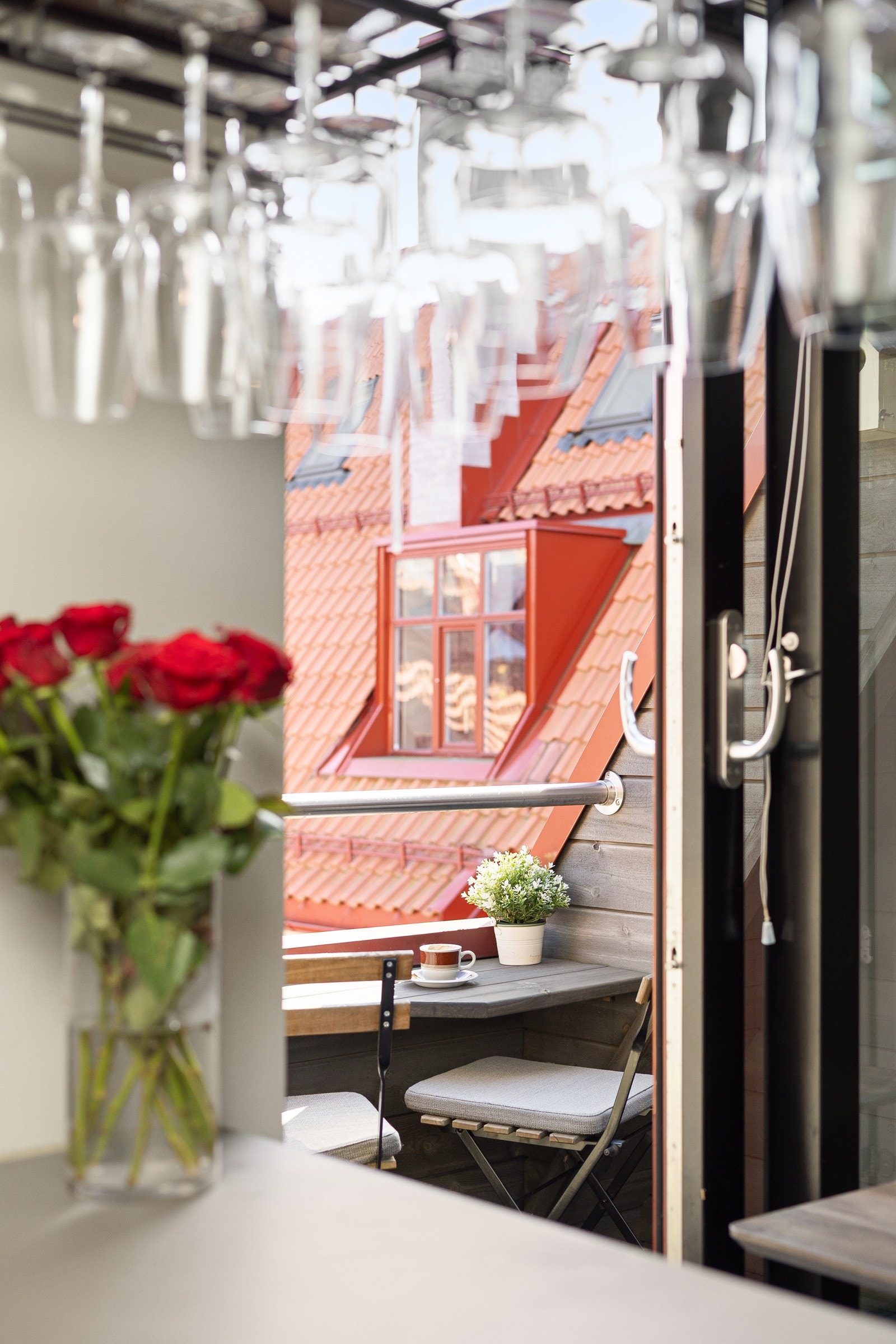 Leiligheten holder en gjennomgående høy standard - her kan du flytte rett inn! Galleribilde