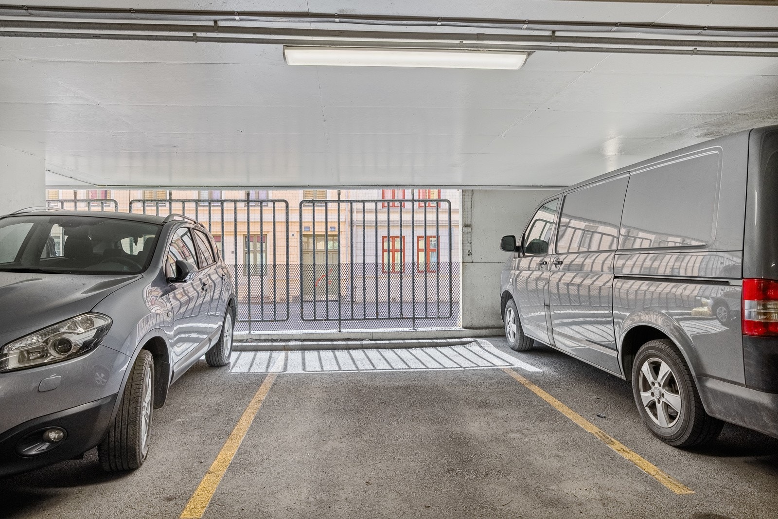 - Det medfølger garasjeplass i lukket anlegg. Mulighet for montering av el.bil-lader - Galleribilde