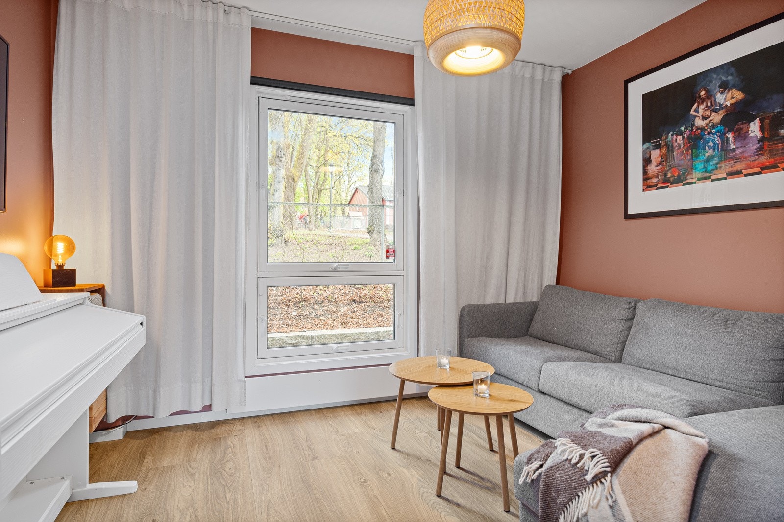 - Soverommet med adkomst fra stue brukes i dag som tv-stue - Galleribilde