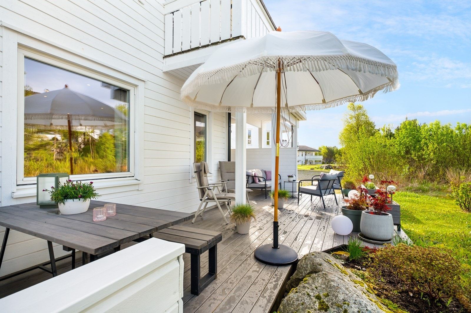 Terrassen på 28 m² gir fantastiske muligheter for ulike møbleringssoner. Galleribilde